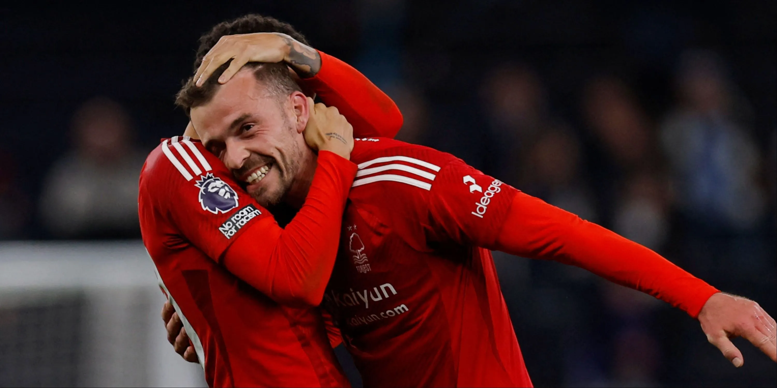 Hậu vệ Harry Toffolo ăn mừng bàn thắng cho Nottingham Forest