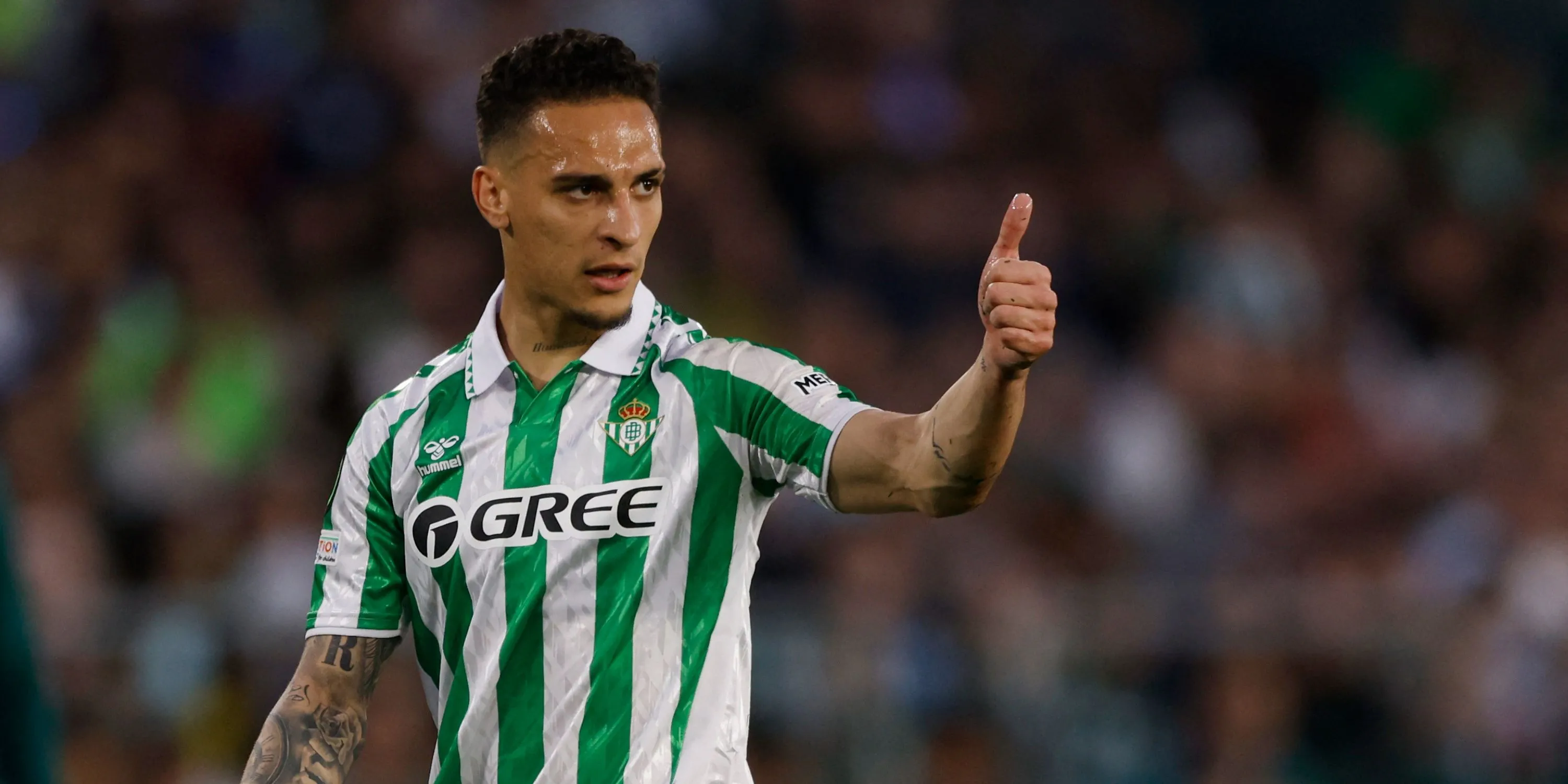 Antony ăn mừng bàn thắng trong màu áo Real Betis mùa giải này