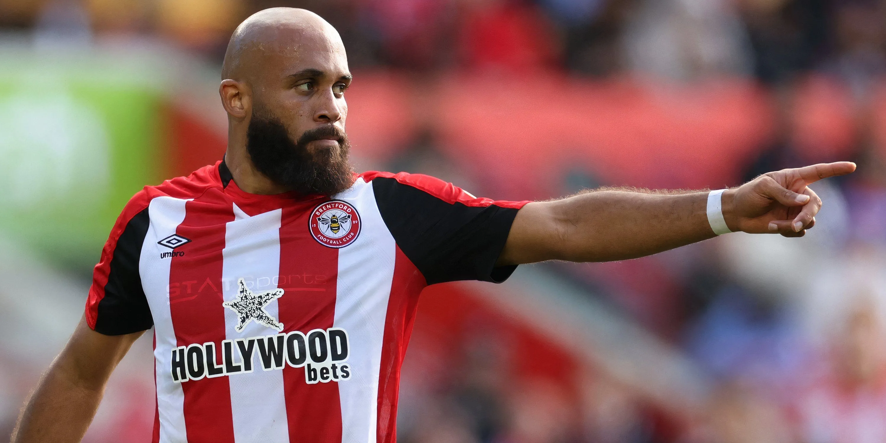 Bryan Mbeumo trong màu áo Brentford thi đấu tại Ngoại hạng Anh