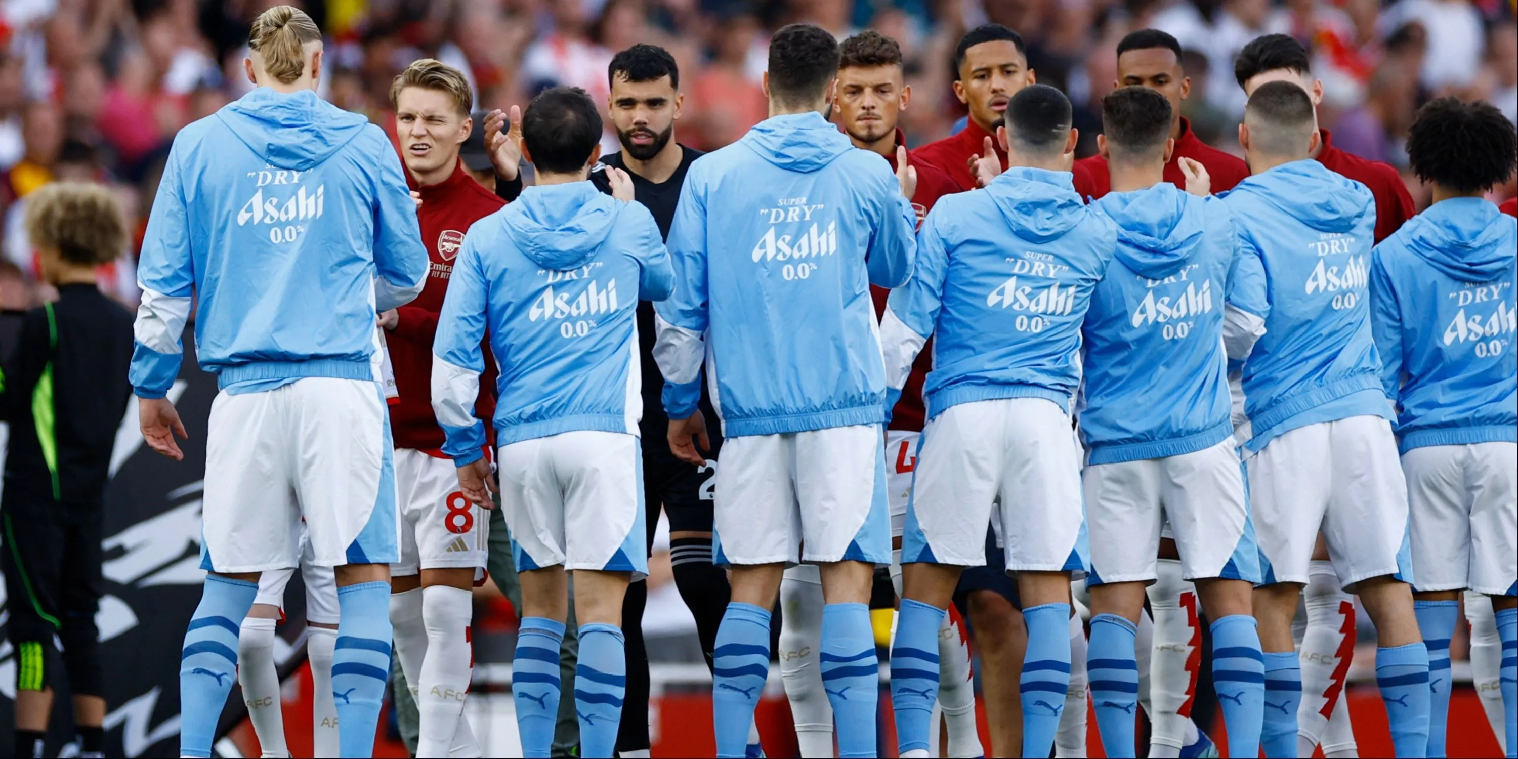 Cầu thủ Arsenal ăn mừng chiến thắng