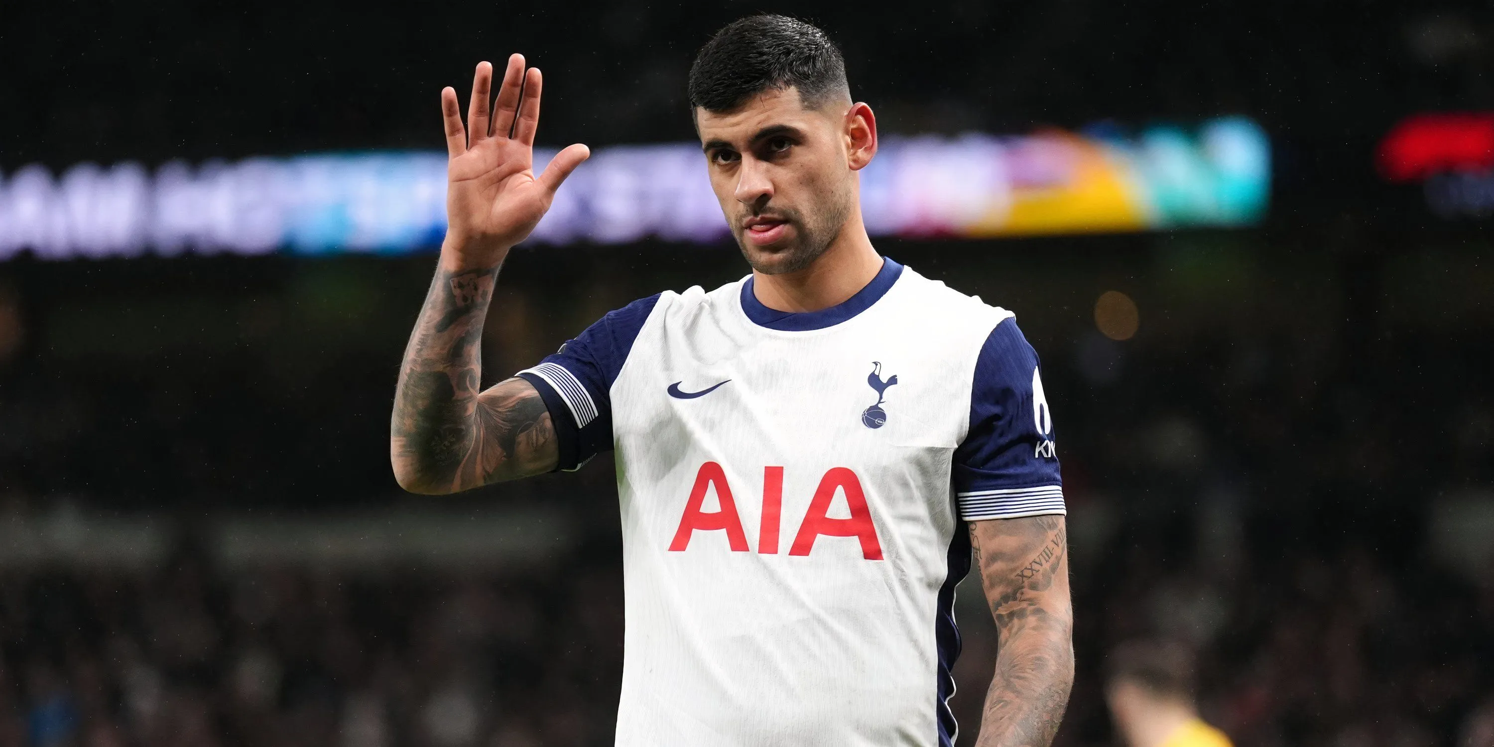 Cristian Romero thi đấu năng nổ trong màu áo Tottenham Hotspur
