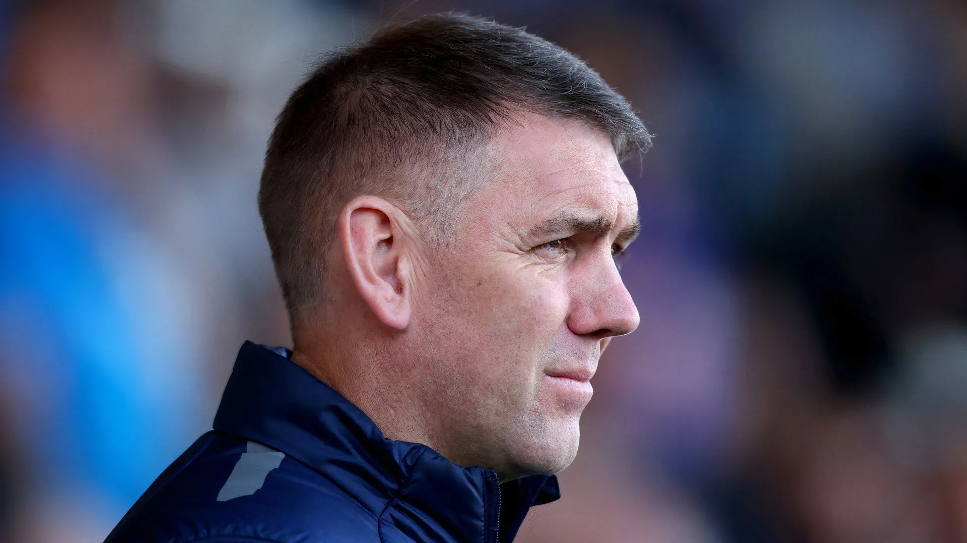 Dave Challinor ăn mừng với Stockport County