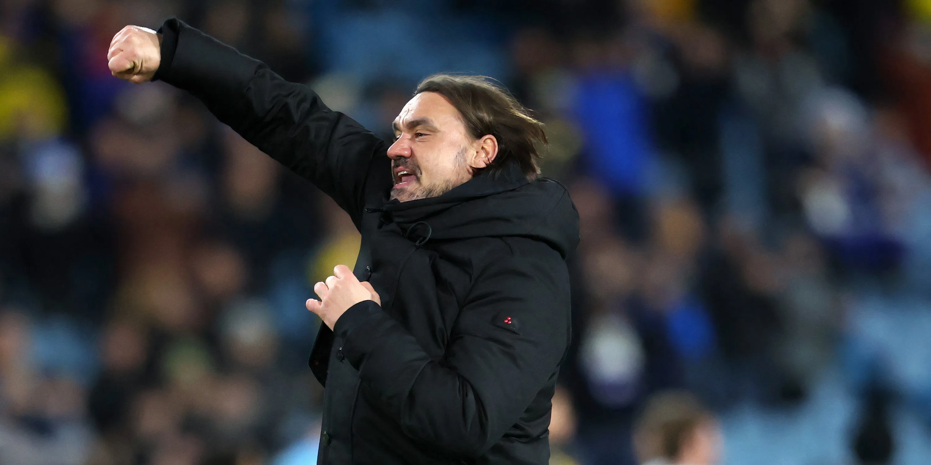 HLV Daniel Farke ăn mừng cùng Leeds United sau chiến thắng