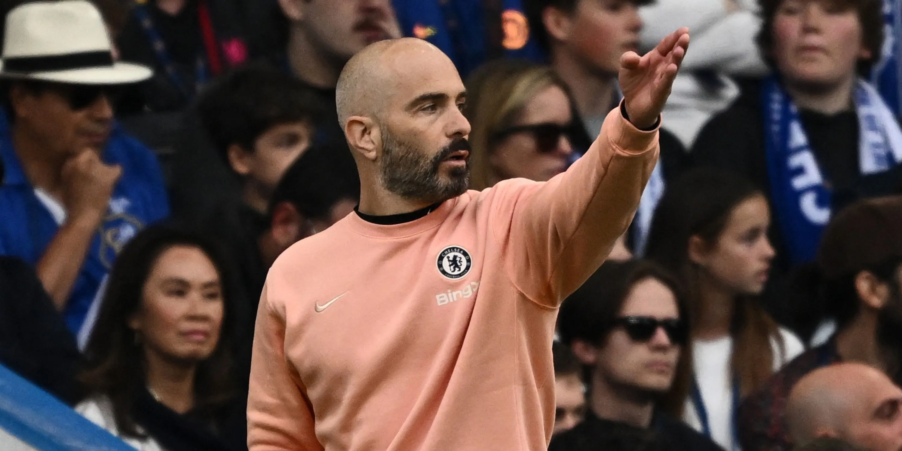 HLV Enzo Maresca của Chelsea trong một buổi họp báo tại Premier League