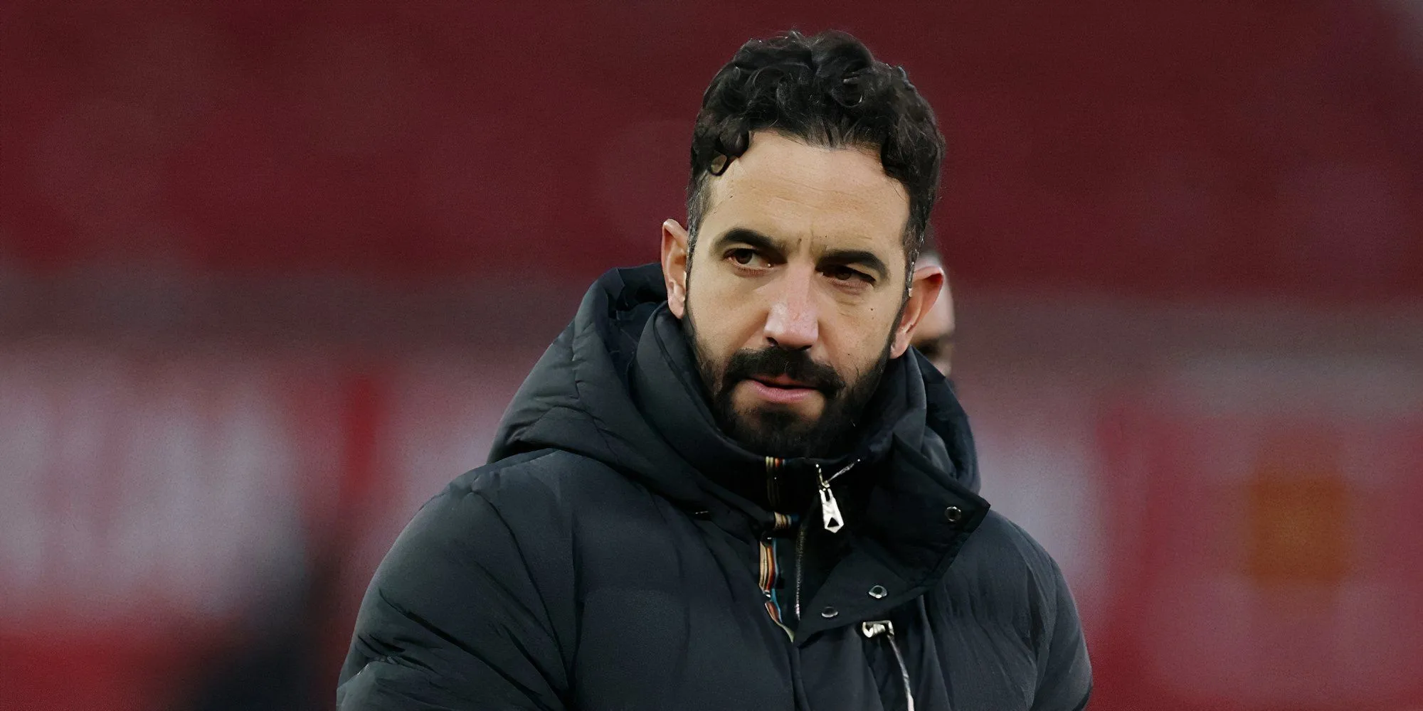 HLV Ruben Amorim chỉ đạo các cầu thủ trẻ Man Utd trong trận đấu
