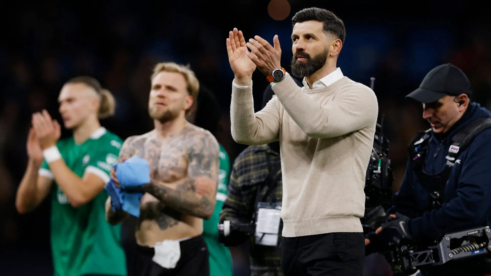 Huấn luyện viên trưởng Miron Muslic của Plymouth Argyle