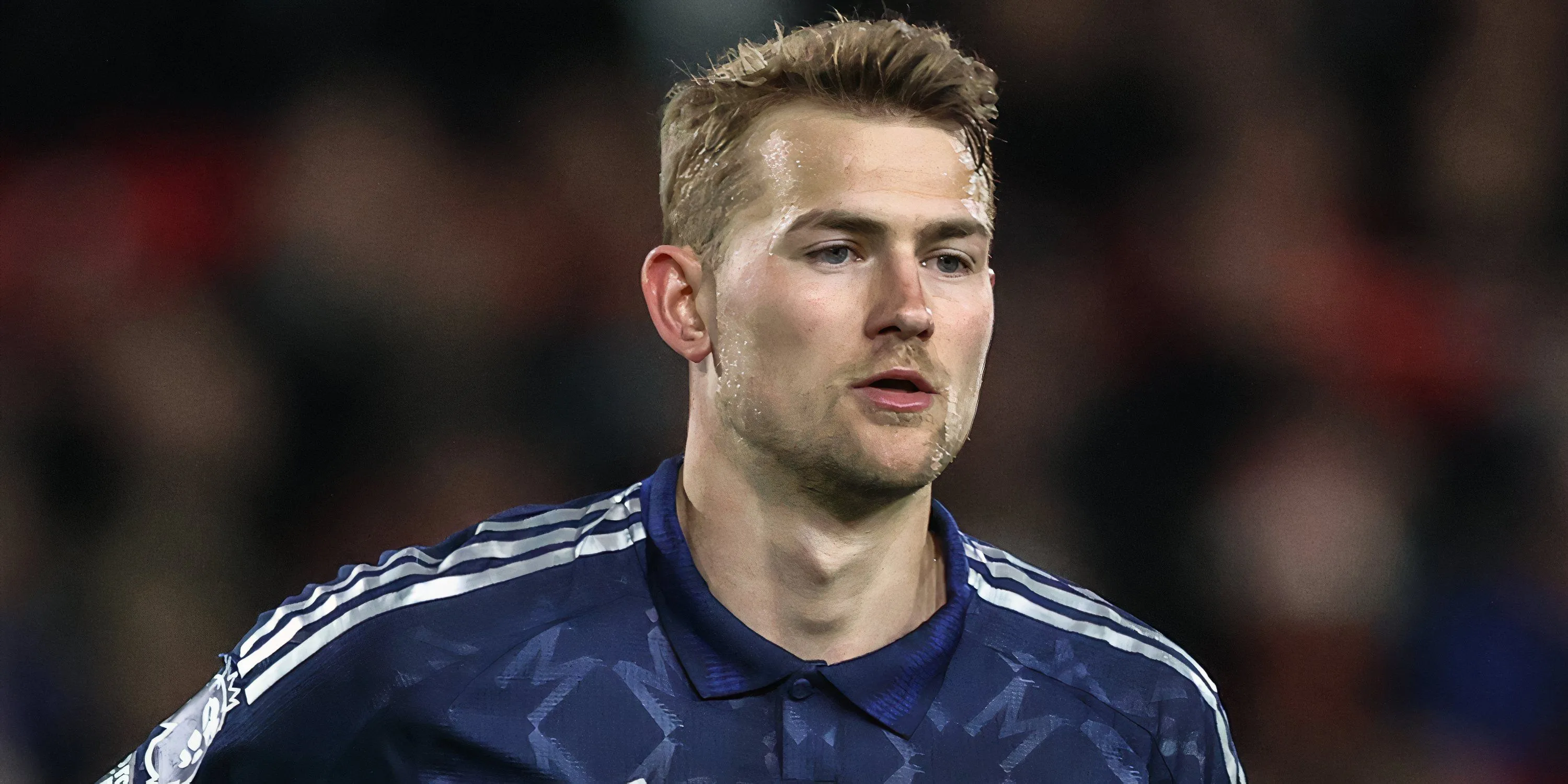Matthijs de Ligt trong màu áo Man Utd trước khi dính chấn thương trong trận gặp Brentford
