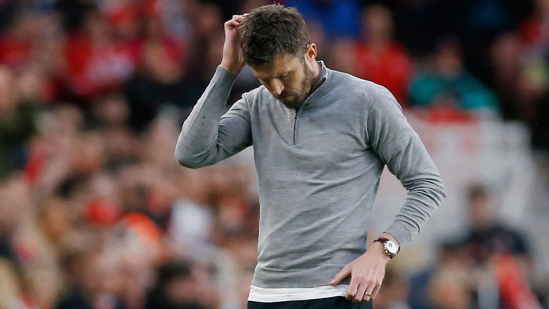 Michael Carrick chỉ đạo trong một trận đấu của Middlesbrough tại Championship