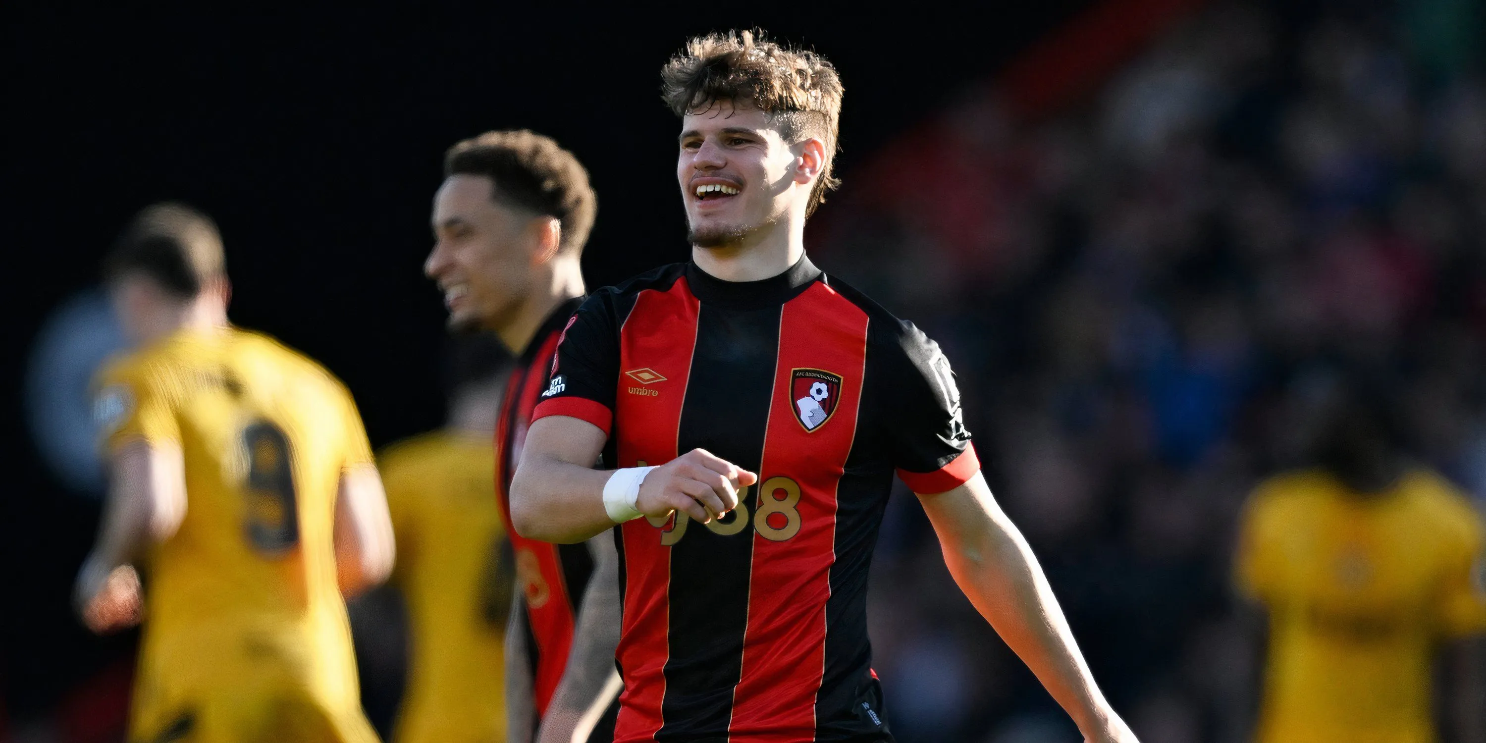 Milos Kerkez thi đấu cho Bournemouth tại Premier League