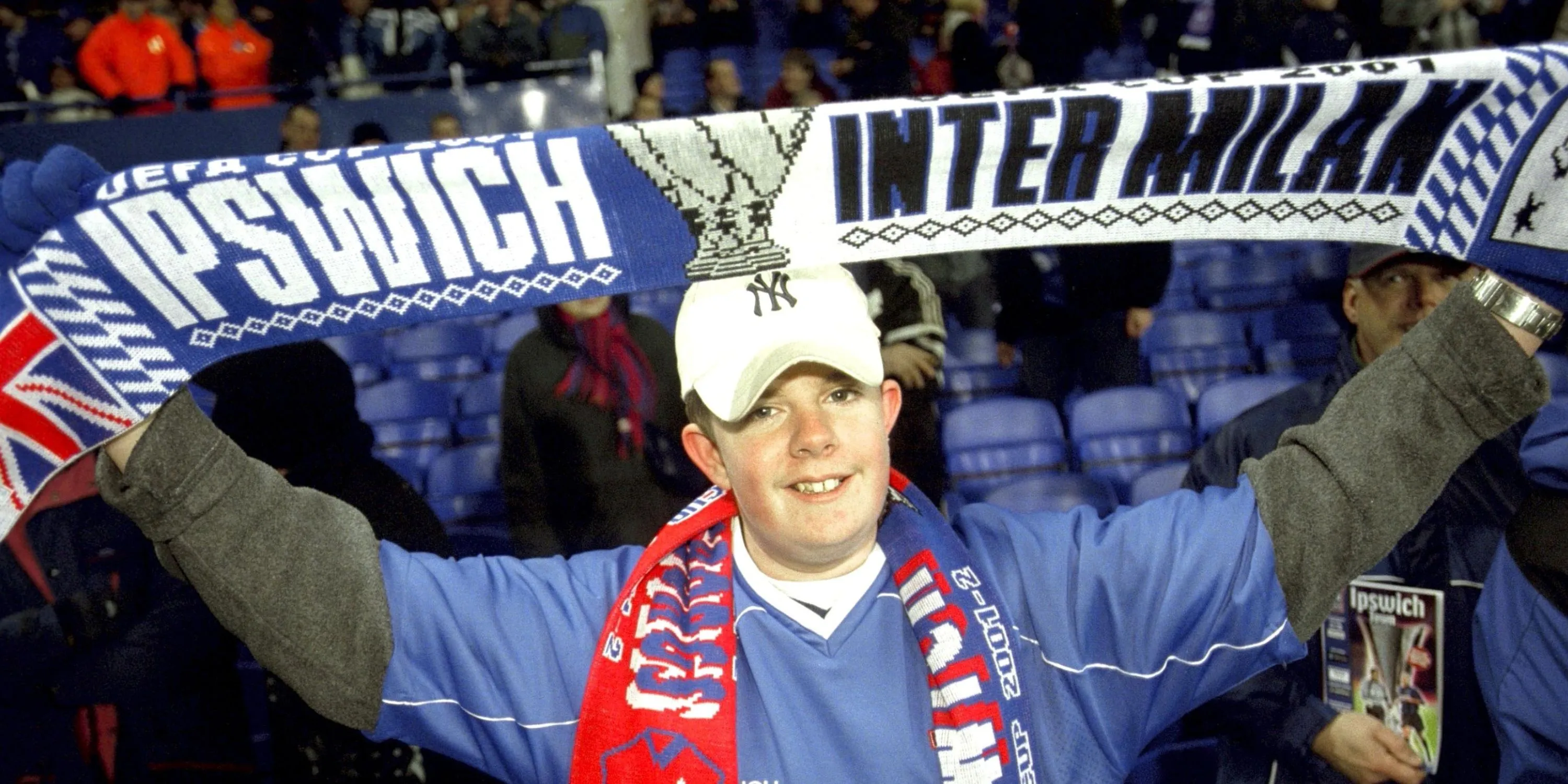 Người hâm mộ Ipswich Town ăn mừng danh hiệu UEFA Cup năm 1981