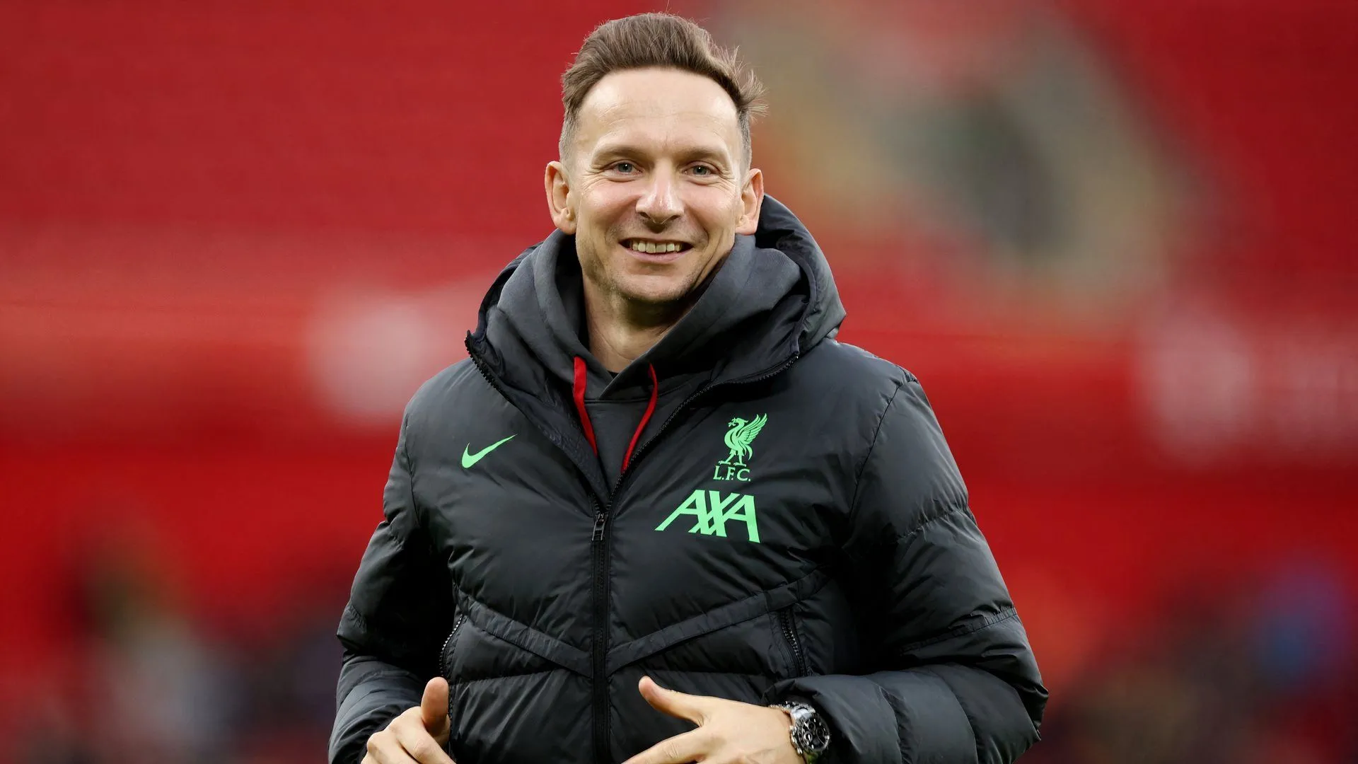 Pepijn Lijnders tại buổi tập của Liverpool