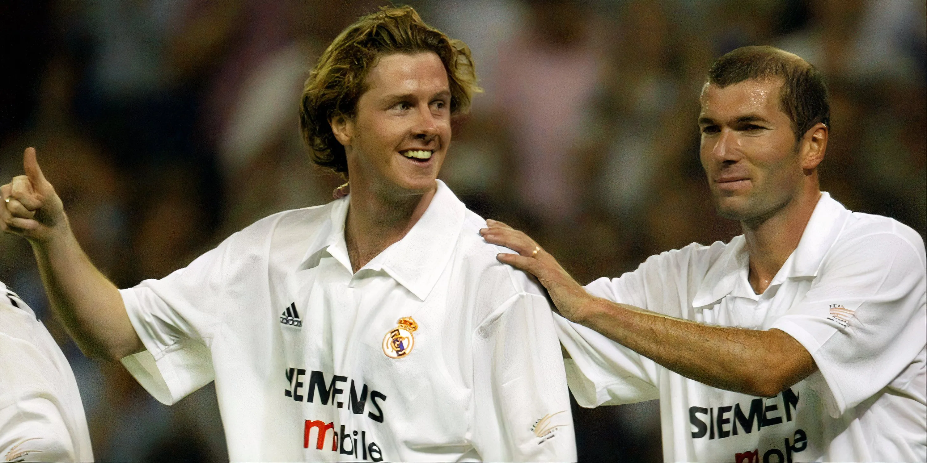 Steve McManaman và Zinedine Zidane trong màu áo Real Madrid