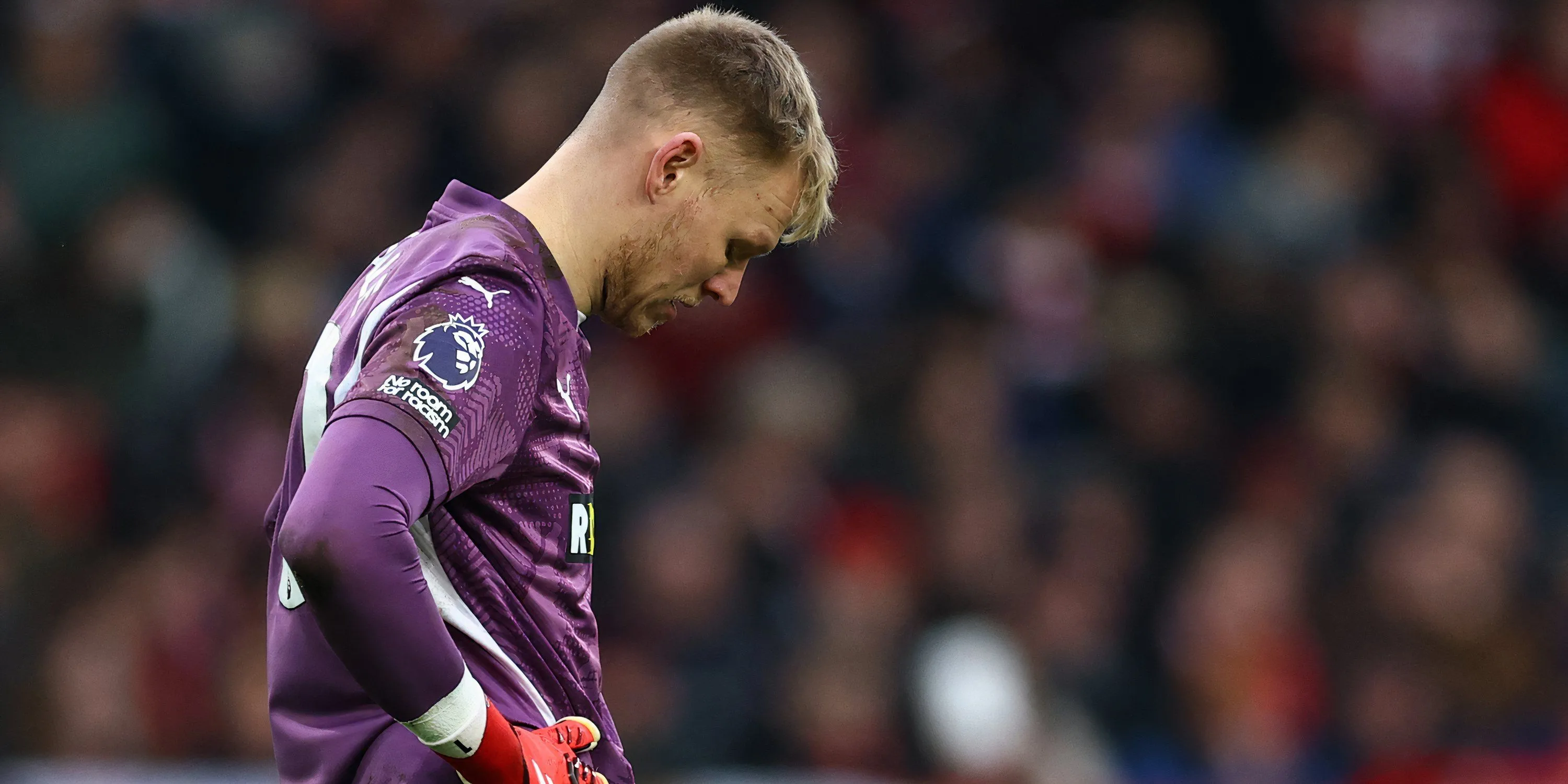 Thủ môn Aaron Ramsdale trong màu áo Southampton, mục tiêu tiềm năng của West Ham