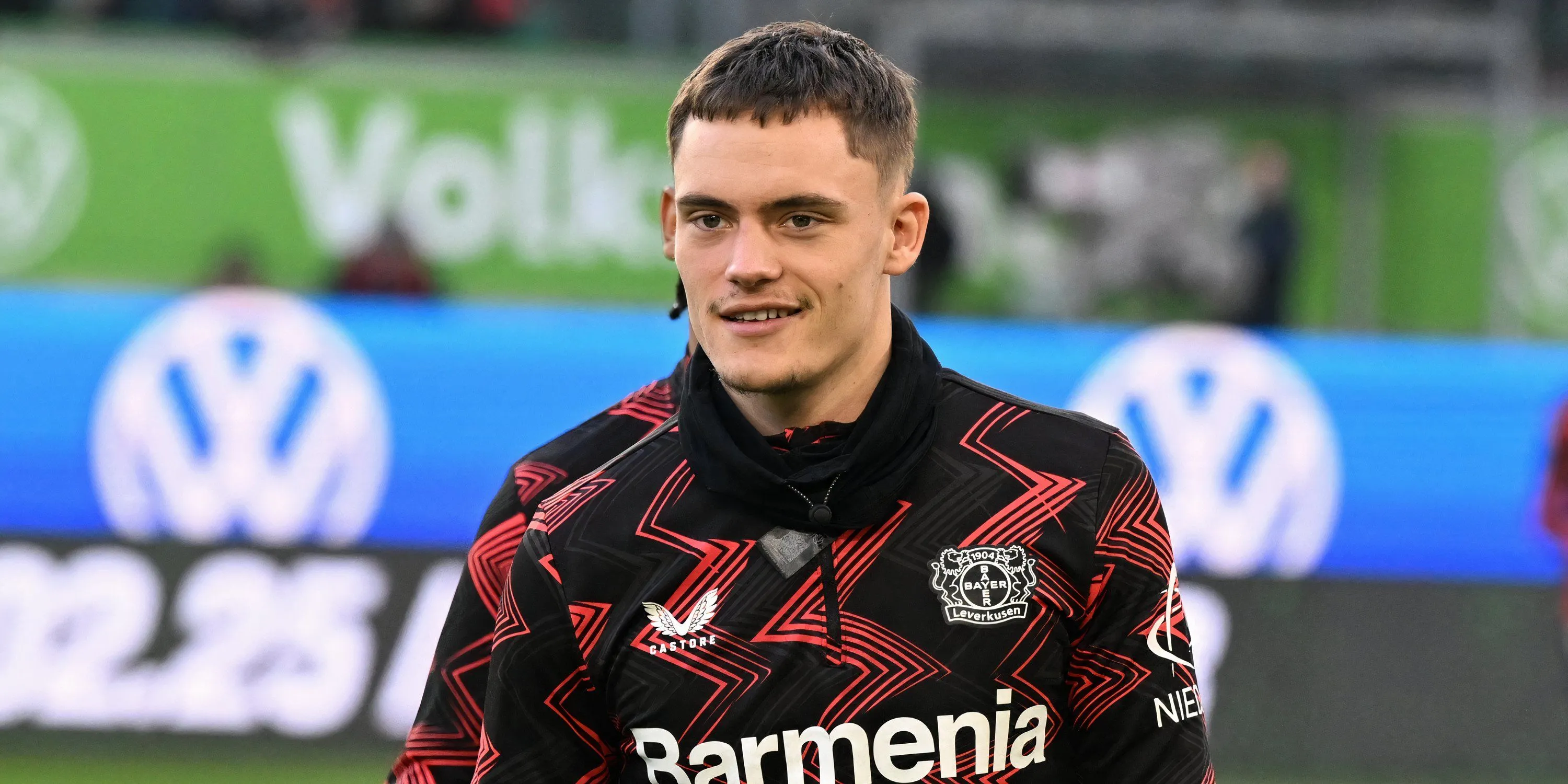 Tiền vệ Florian Wirtz của Bayer Leverkusen trong buổi khởi động trước trận đấu