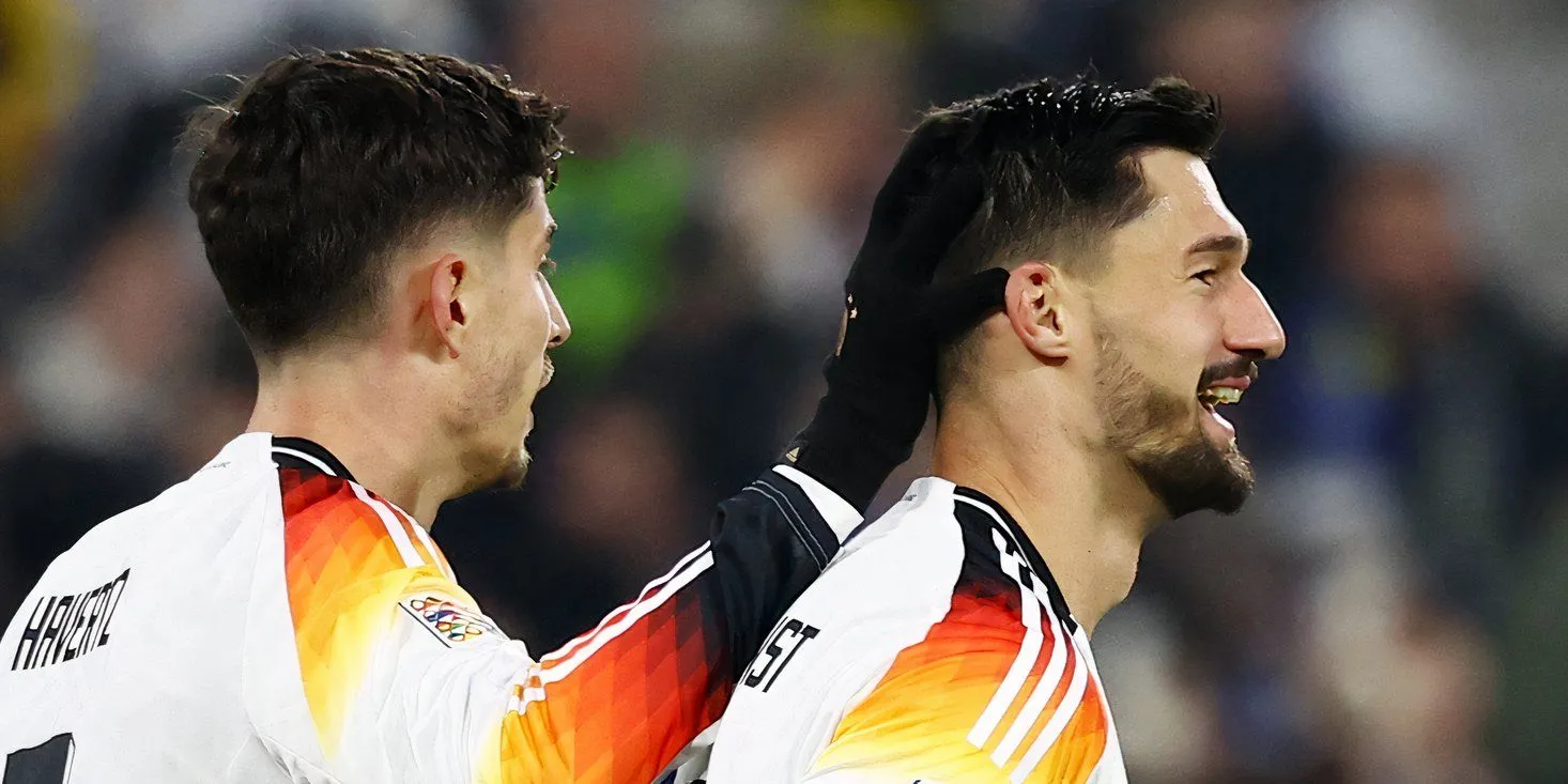 Tim Kleindienst và Kai Havertz trong màu áo đội tuyển Đức