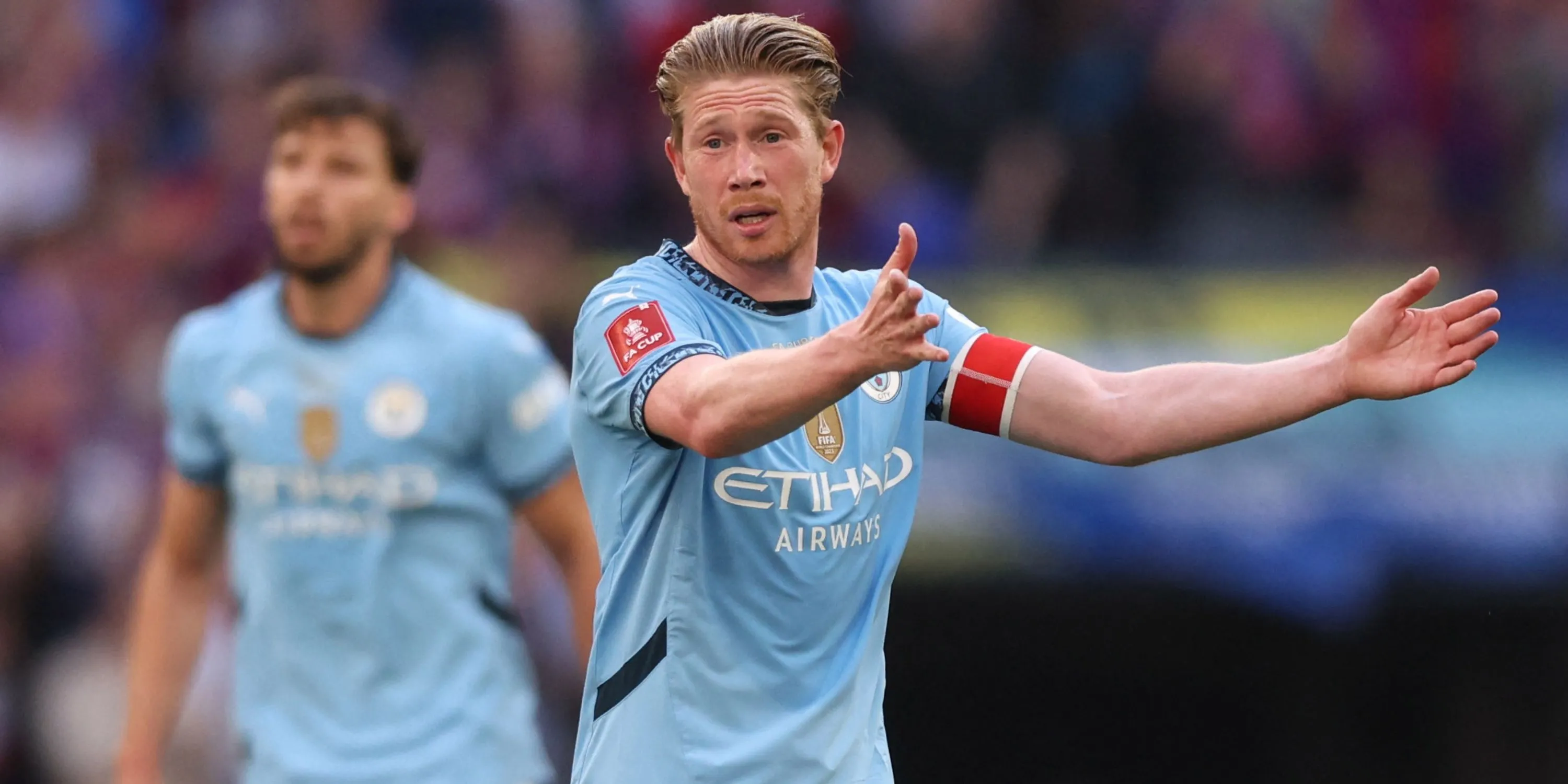 Tổng hợp phản ứng của người hâm mộ Man City trên mạng xã hội về màn trình diễn và tương lai của Kevin De Bruyne.