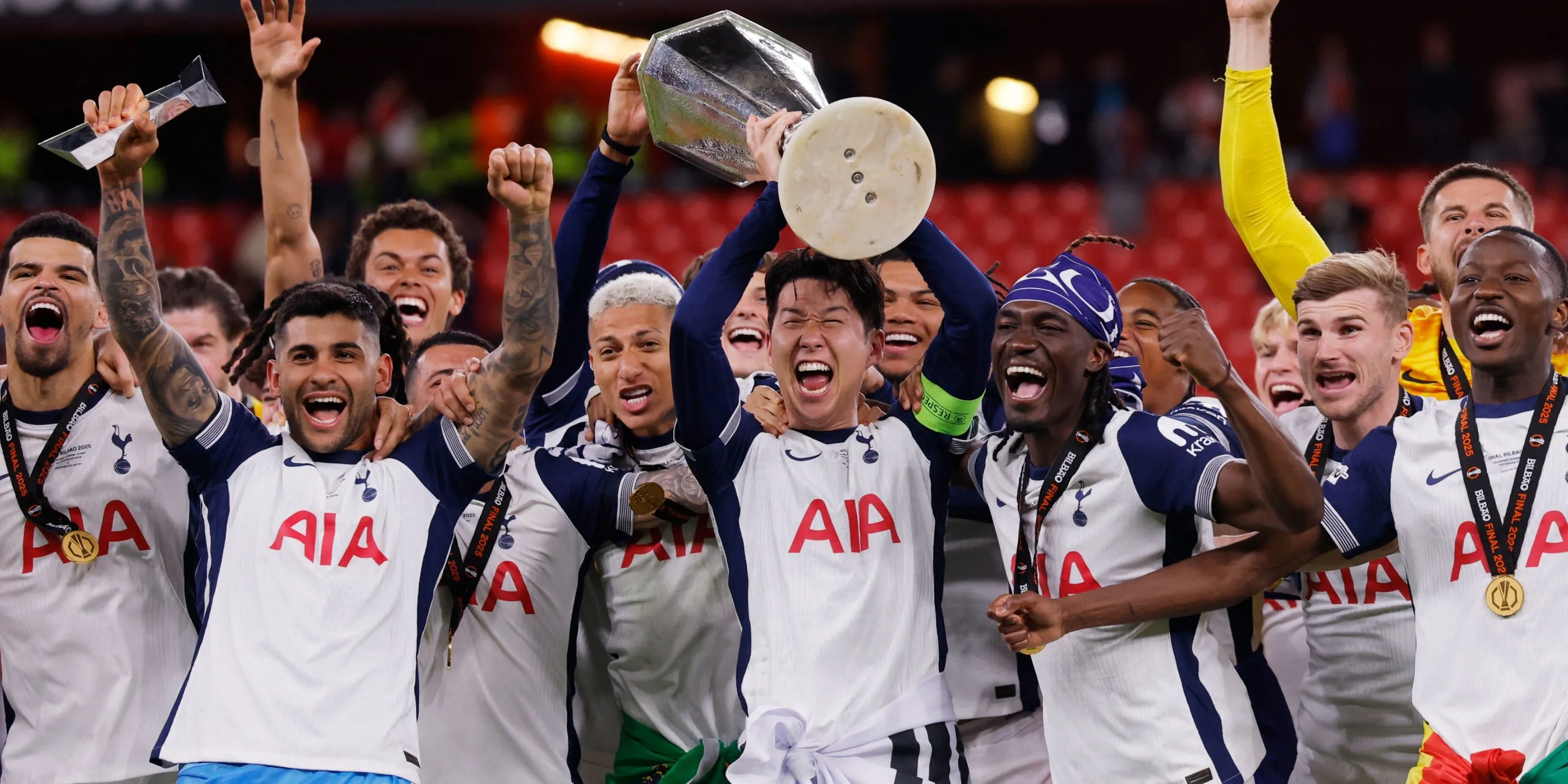 Hình ảnh ăn mừng chiến thắng Europa League của Tottenham
