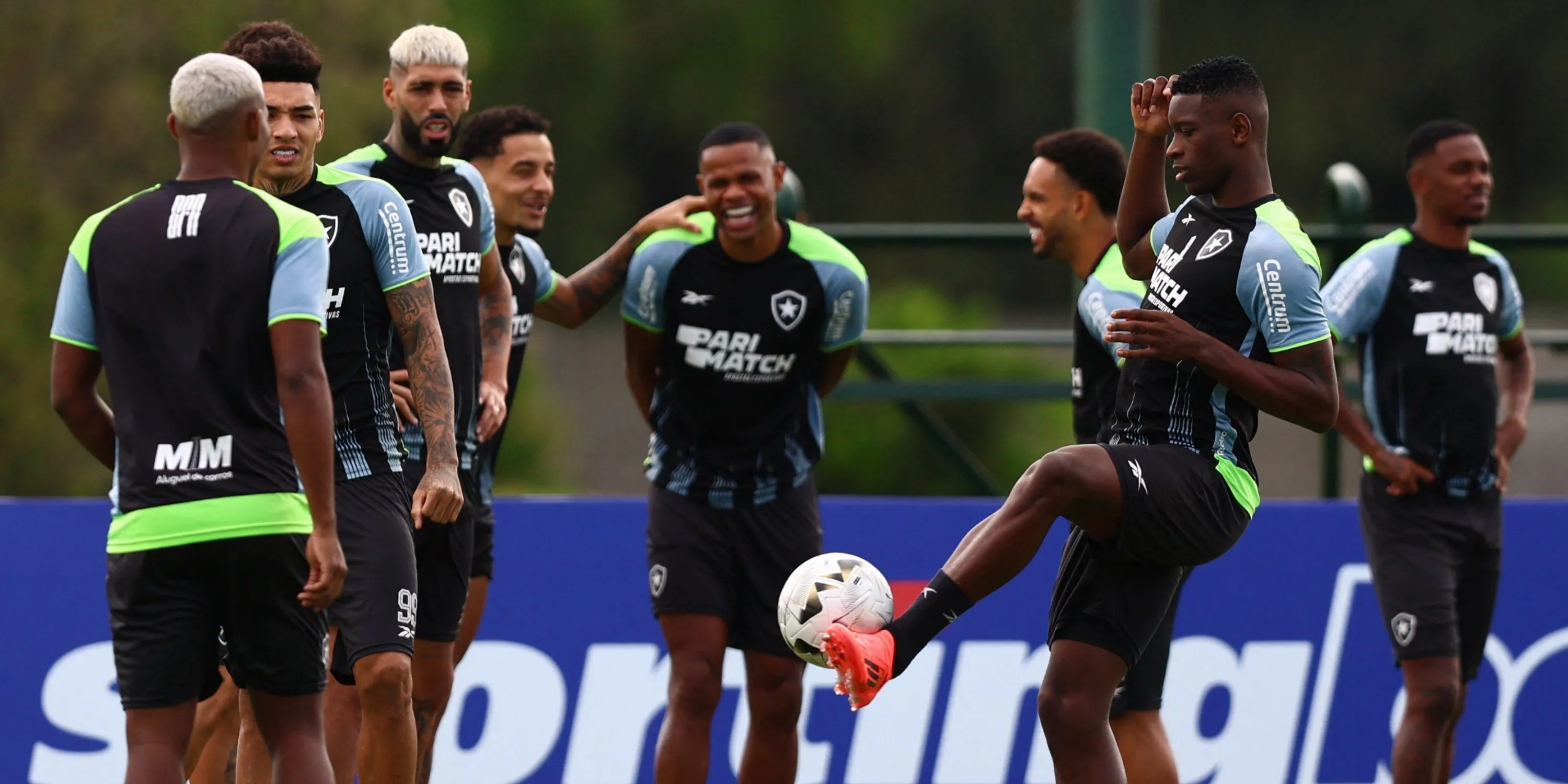 Igor Jesus, tiền đạo từ Botafogo, đang được Nottingham Forest theo đuổi