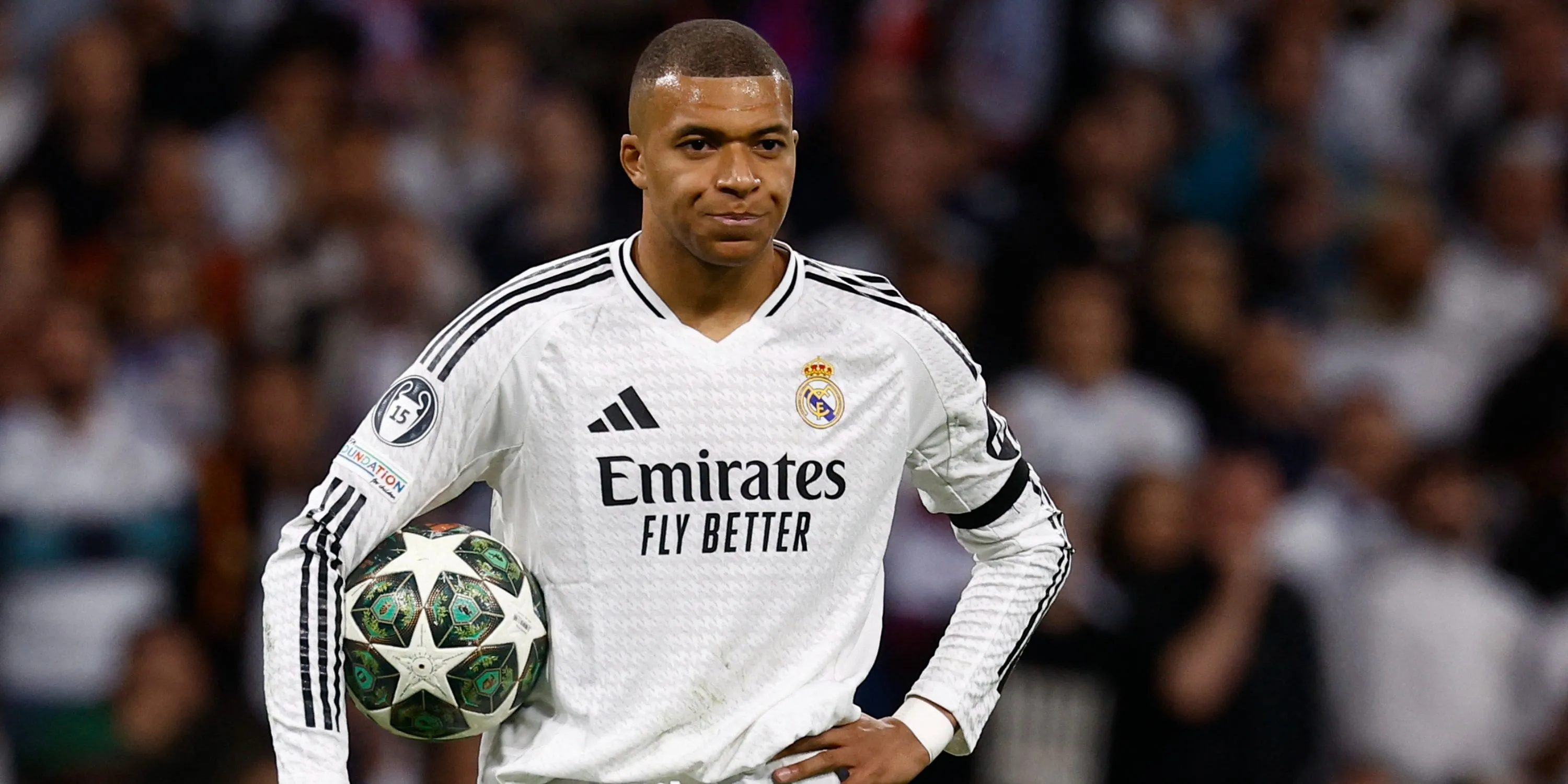 Siêu sao Kylian Mbappé trong màu áo Real Madrid.