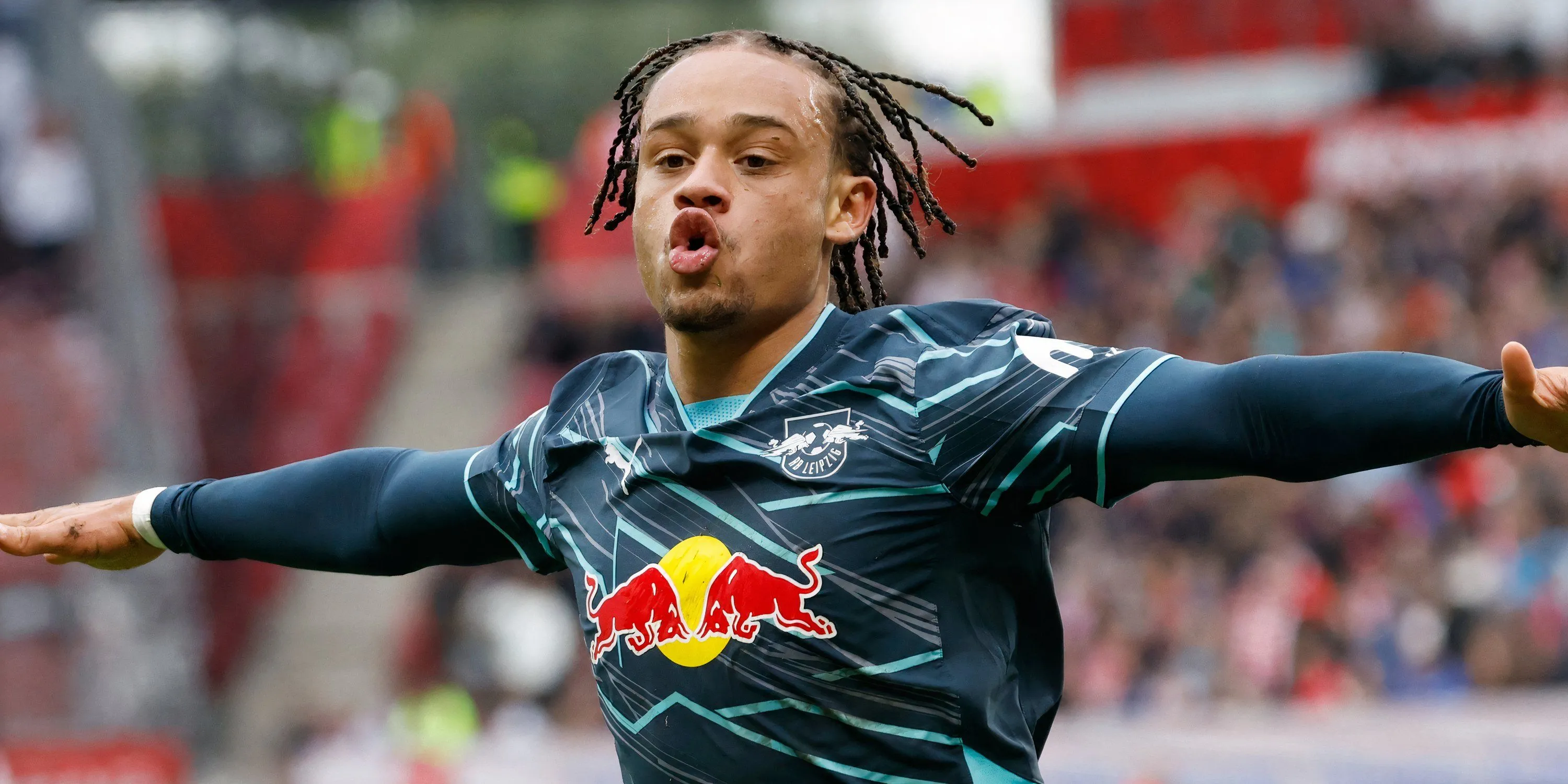 Xavi Simons ăn mừng bàn thắng cho RB Leipzig tại Bundesliga