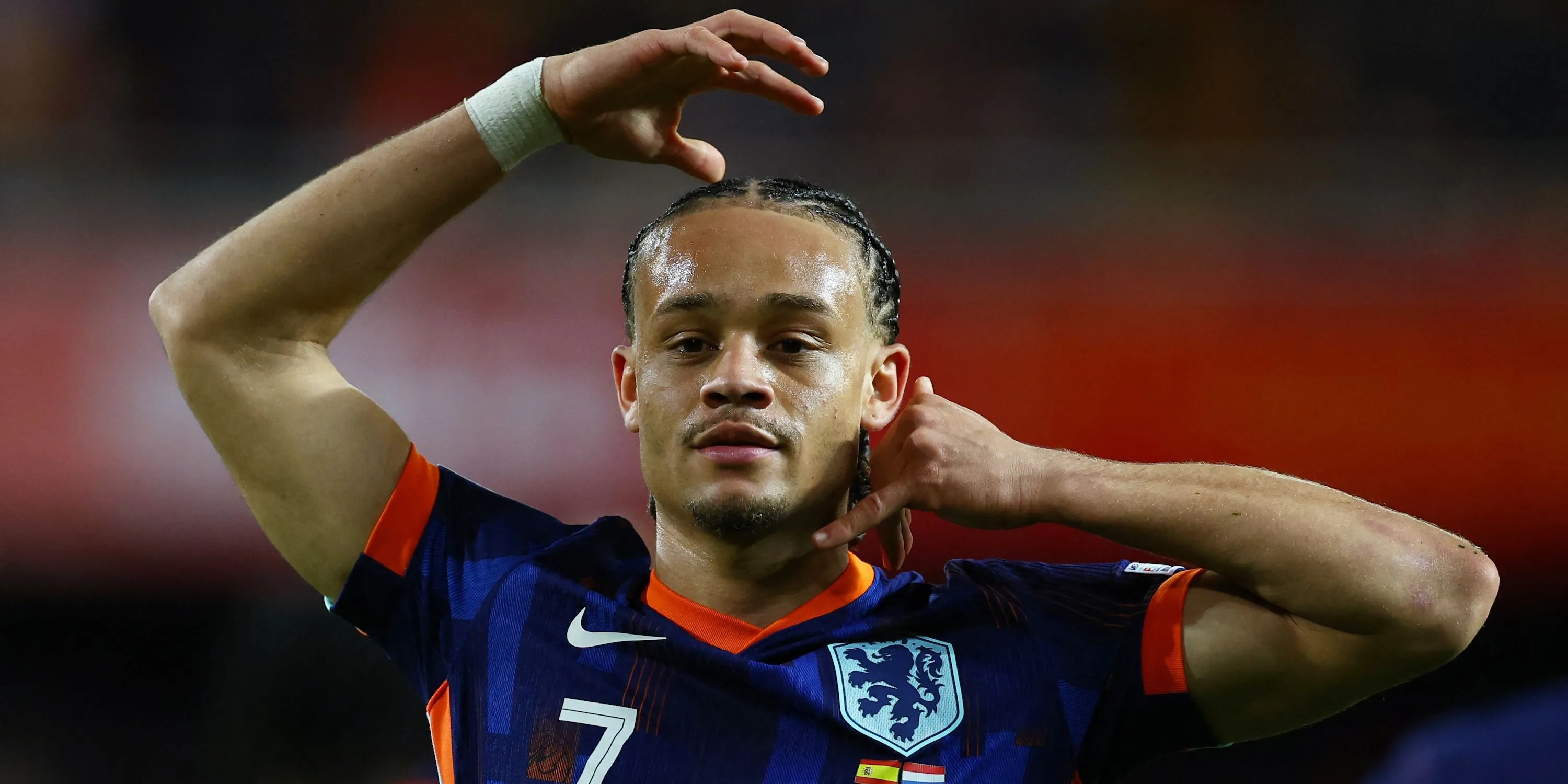 Xavi Simons trong màu áo Hà Lan ăn mừng bàn thứ ba