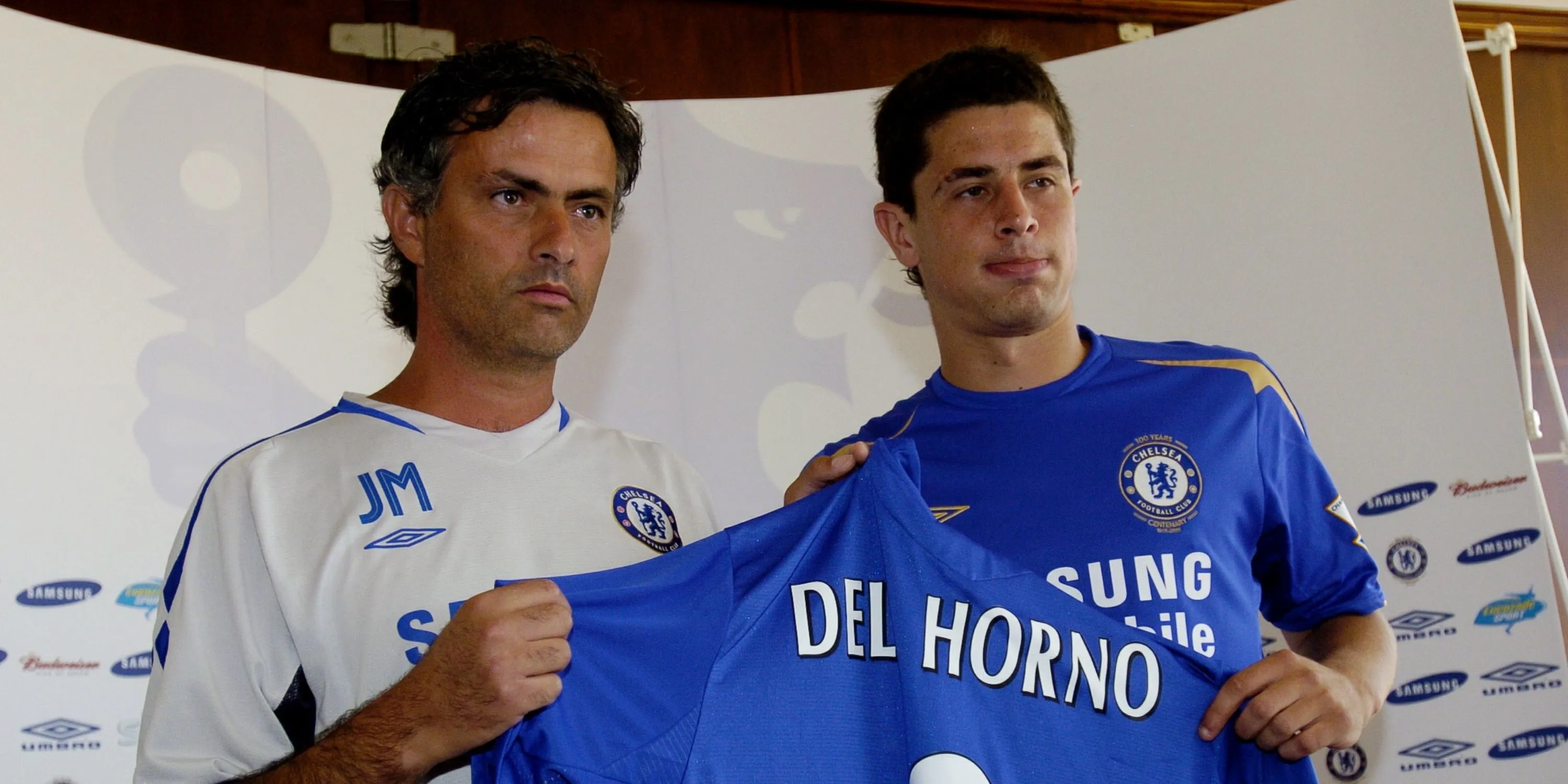 Asier Del Horno, hậu vệ cánh trái từng khoác áo Chelsea và nhận thẻ đỏ nổi tiếng trước Lionel Messi.