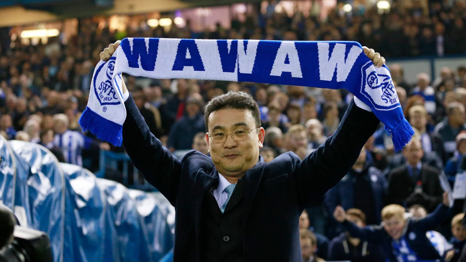 Chủ tịch Dejphon Chansiri của Sheffield Wednesday trong một trận đấu