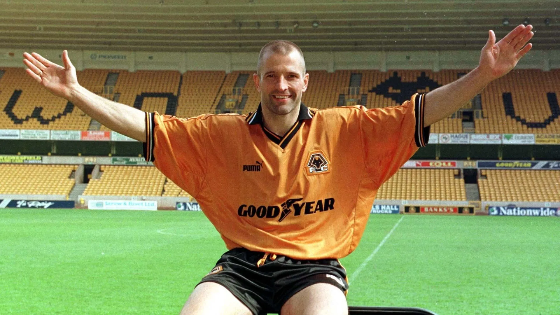 Steve Bull của Wolves trong trang phục thi đấu