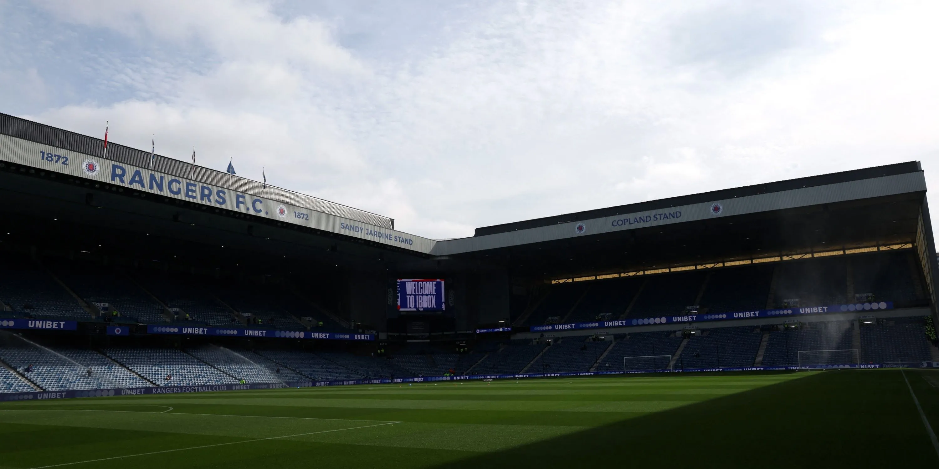 Toàn cảnh sân vận động Ibrox, thánh địa lịch sử của Rangers tại Glasgow, Scotland