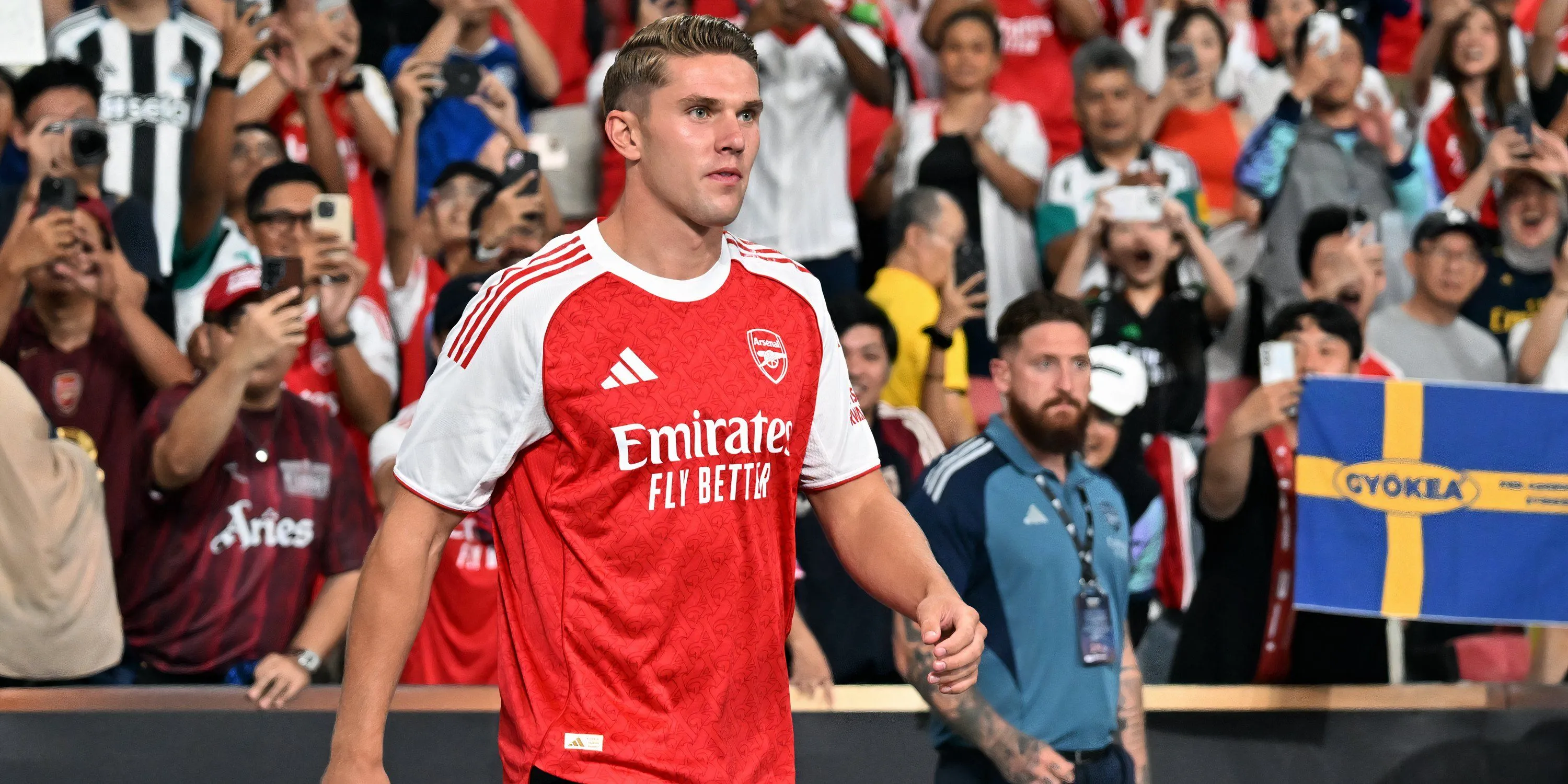 Viktor Gyokeres, tiền đạo mới của Arsenal, đối mặt áp lực lớn khi khoác áo số 14