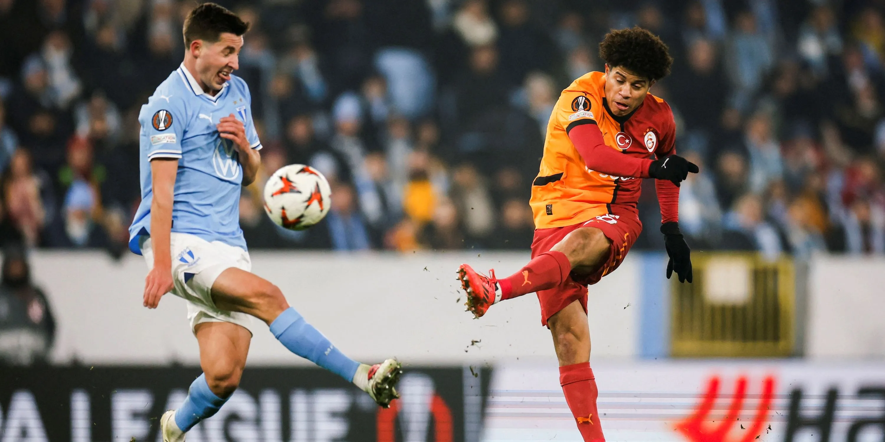Gabriel Sara trong màu áo Galatasaray, thể hiện phong độ ấn tượng ở giải VĐQG Thổ Nhĩ Kỳ