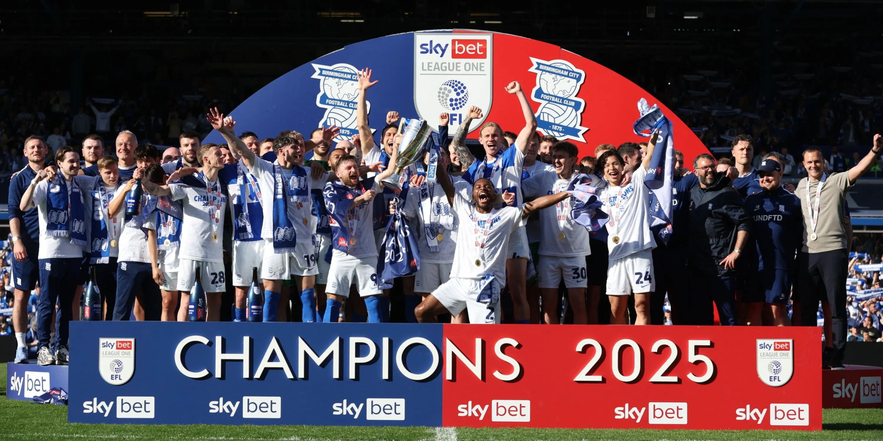 Sân vận động St. Andrew's, biểu tượng của tham vọng thăng hạng Ngoại hạng Anh của Birmingham City.