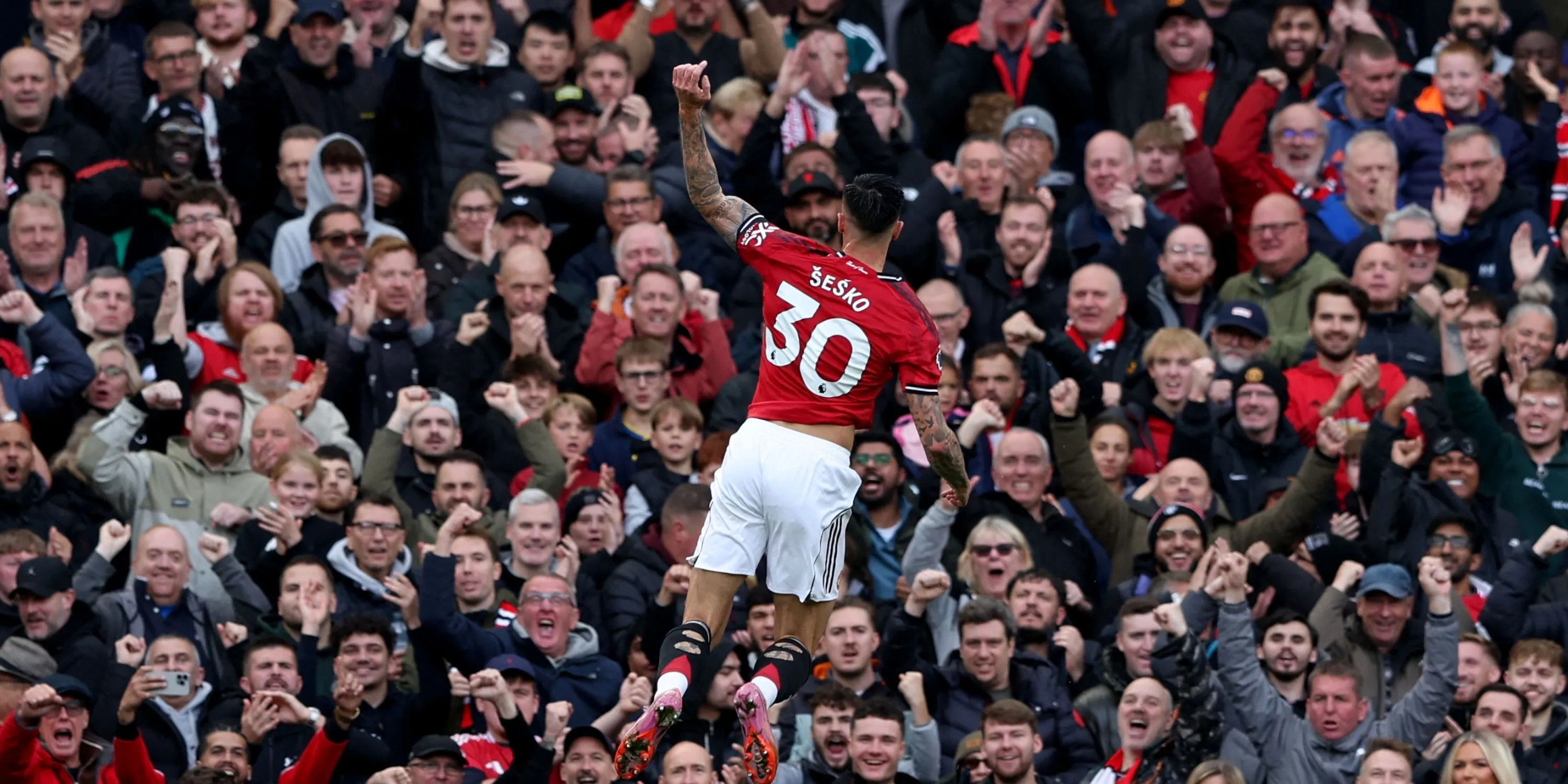 Benjamin Sesko ăn mừng bàn thắng cho Man Utd