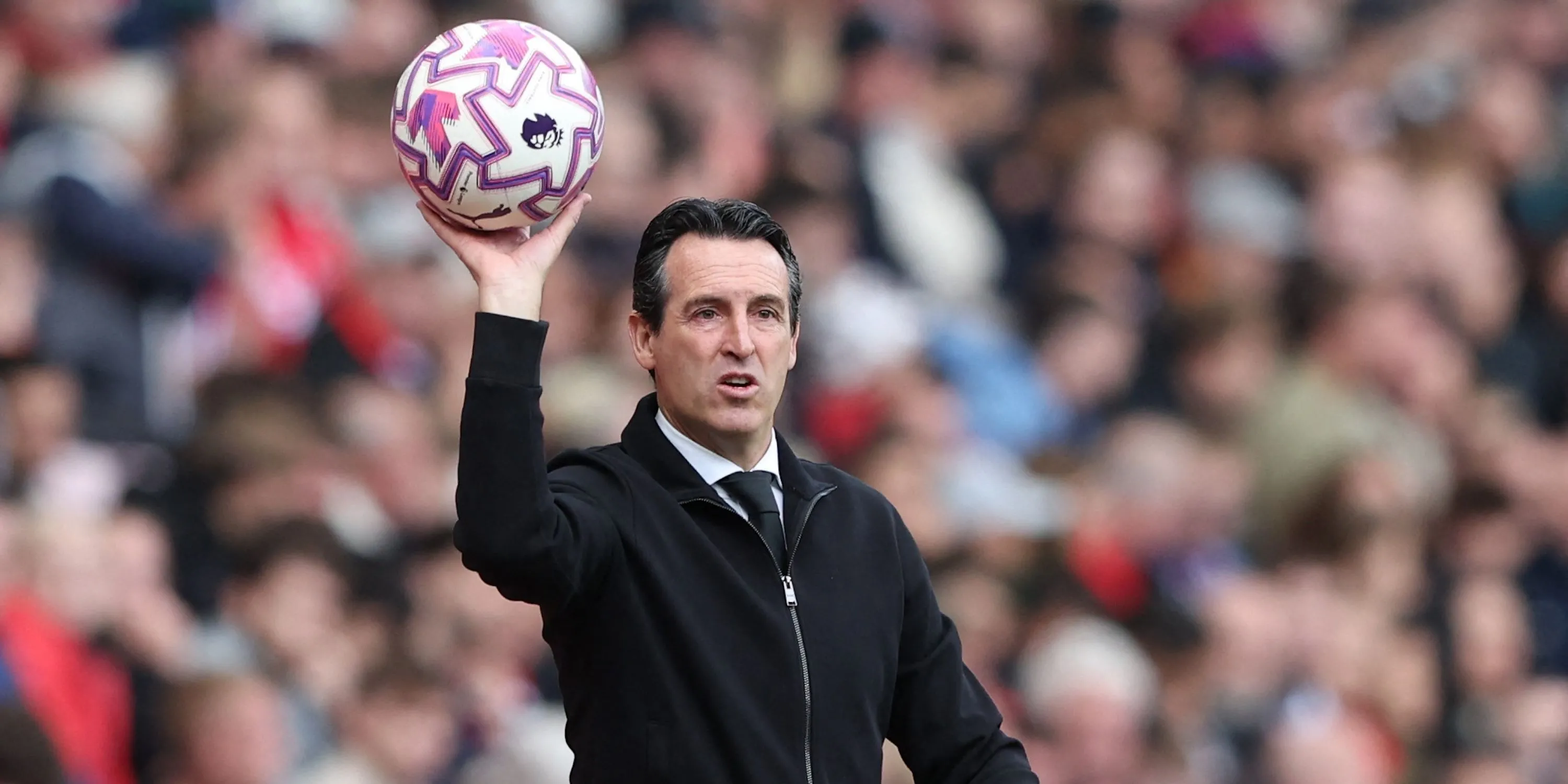 HLV Unai Emery bắt bóng trận Aston Villa vs Man City tại Villa Park