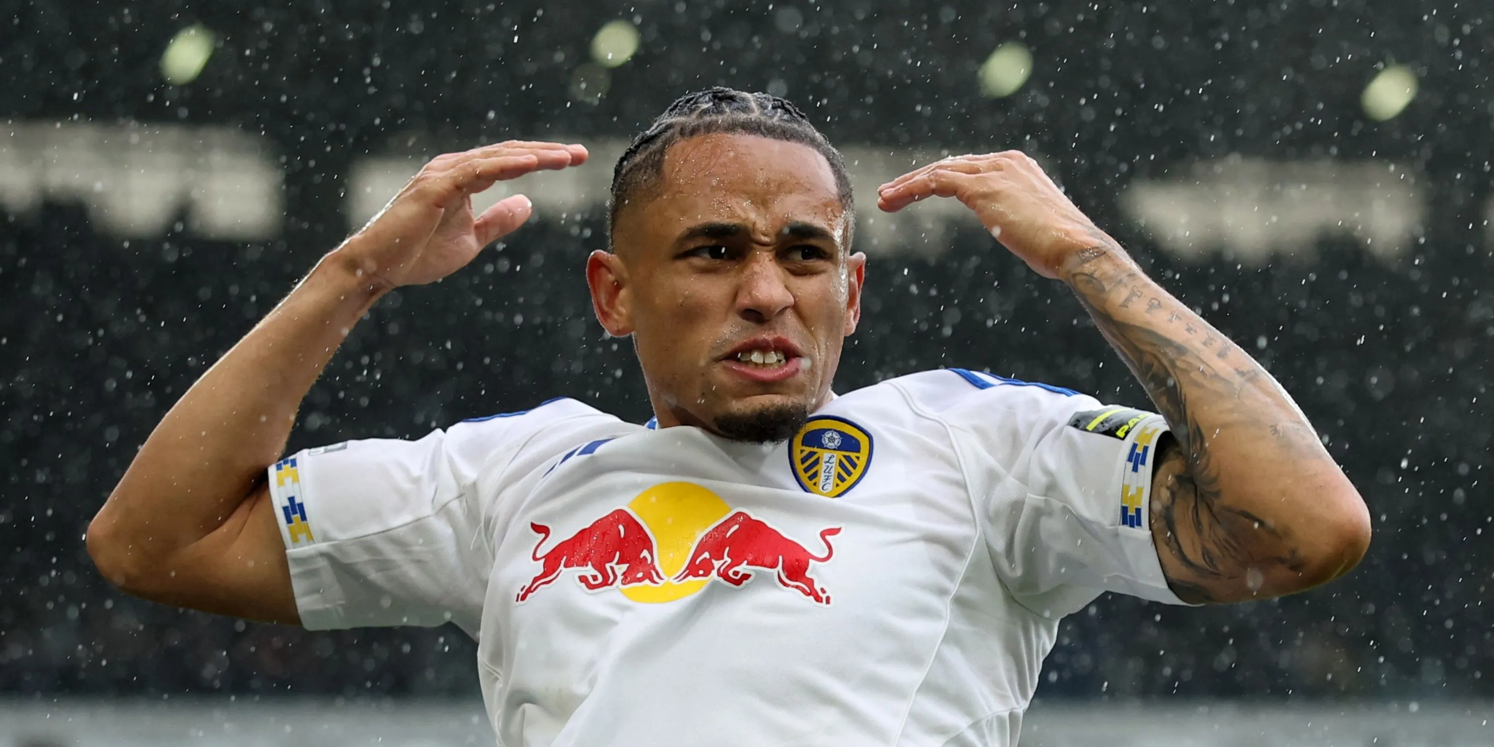 Noah Okafor bứt phá bằng tốc độ và kỹ thuật, dấu ấn mới tại Leeds