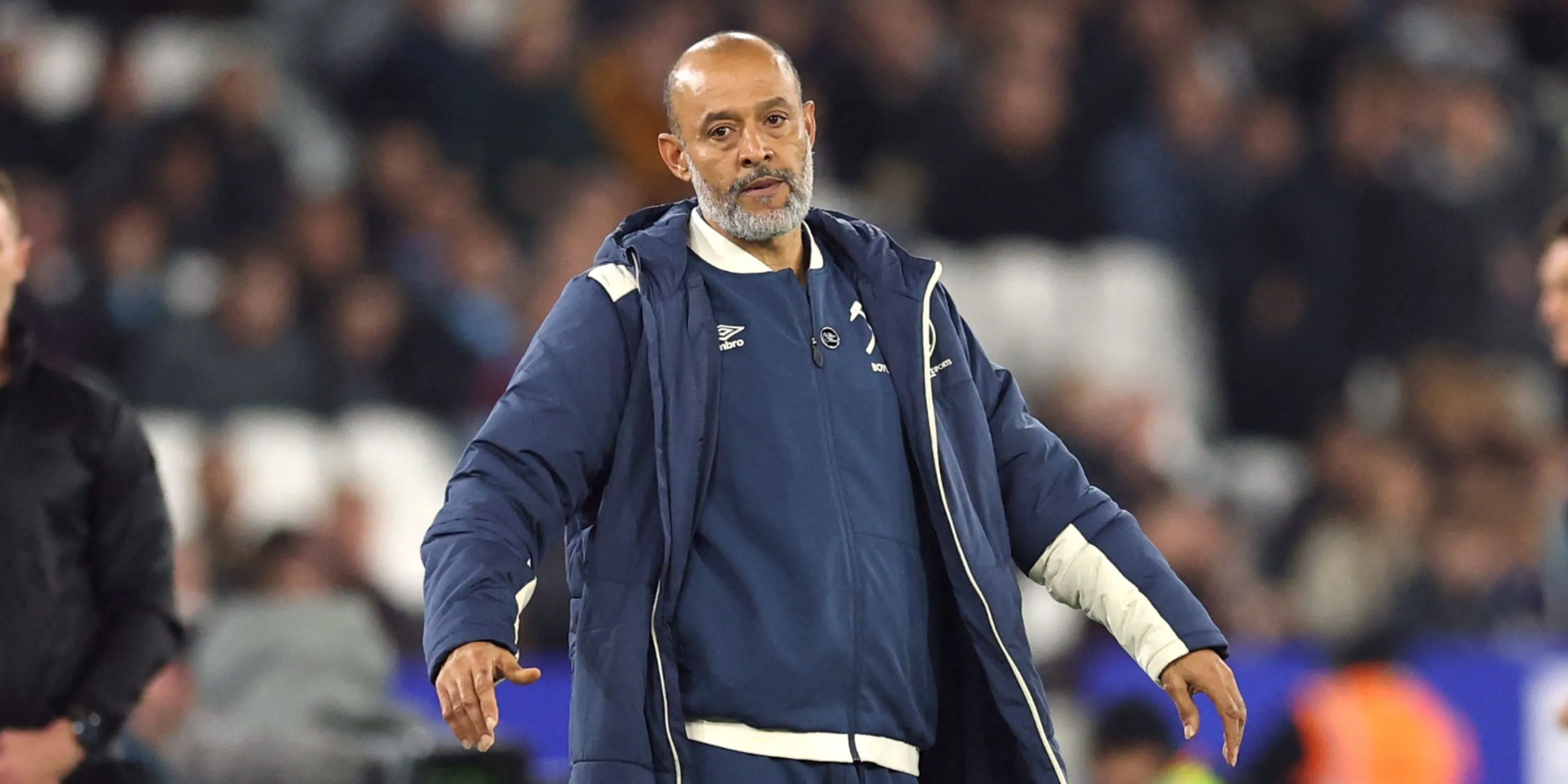Nuno Espirito Santo chỉ đạo West Ham trên băng ghế huấn luyện