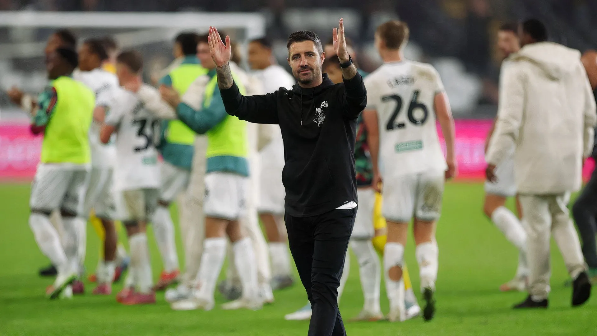 Adam Idah đang chờ cơ hội để tỏa sáng tại câu lạc bộ Welsh