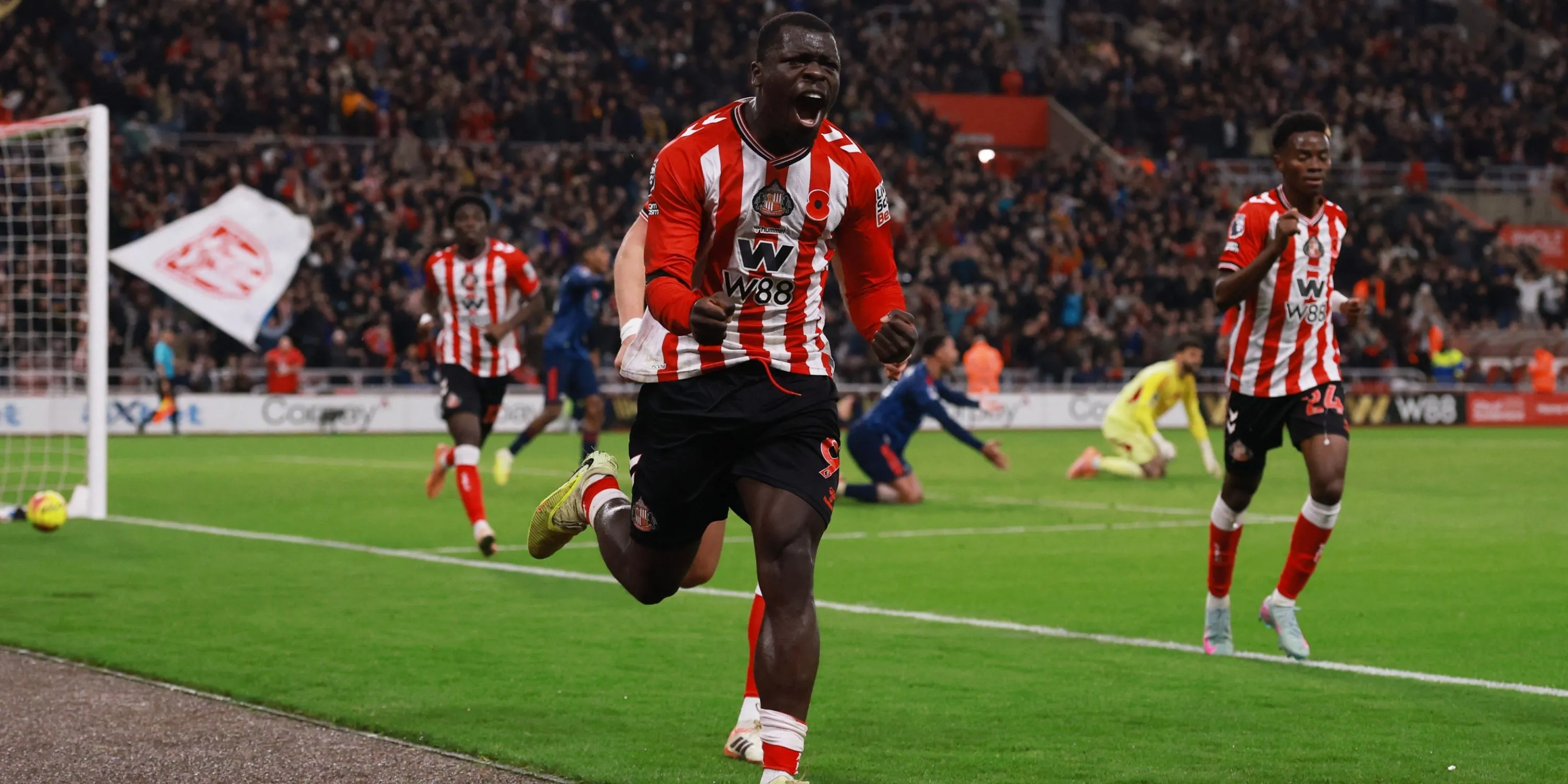 Bàn thắng phút bù giờ của Brian Brobbey giành điểm cho Sunderland trước Arsenal