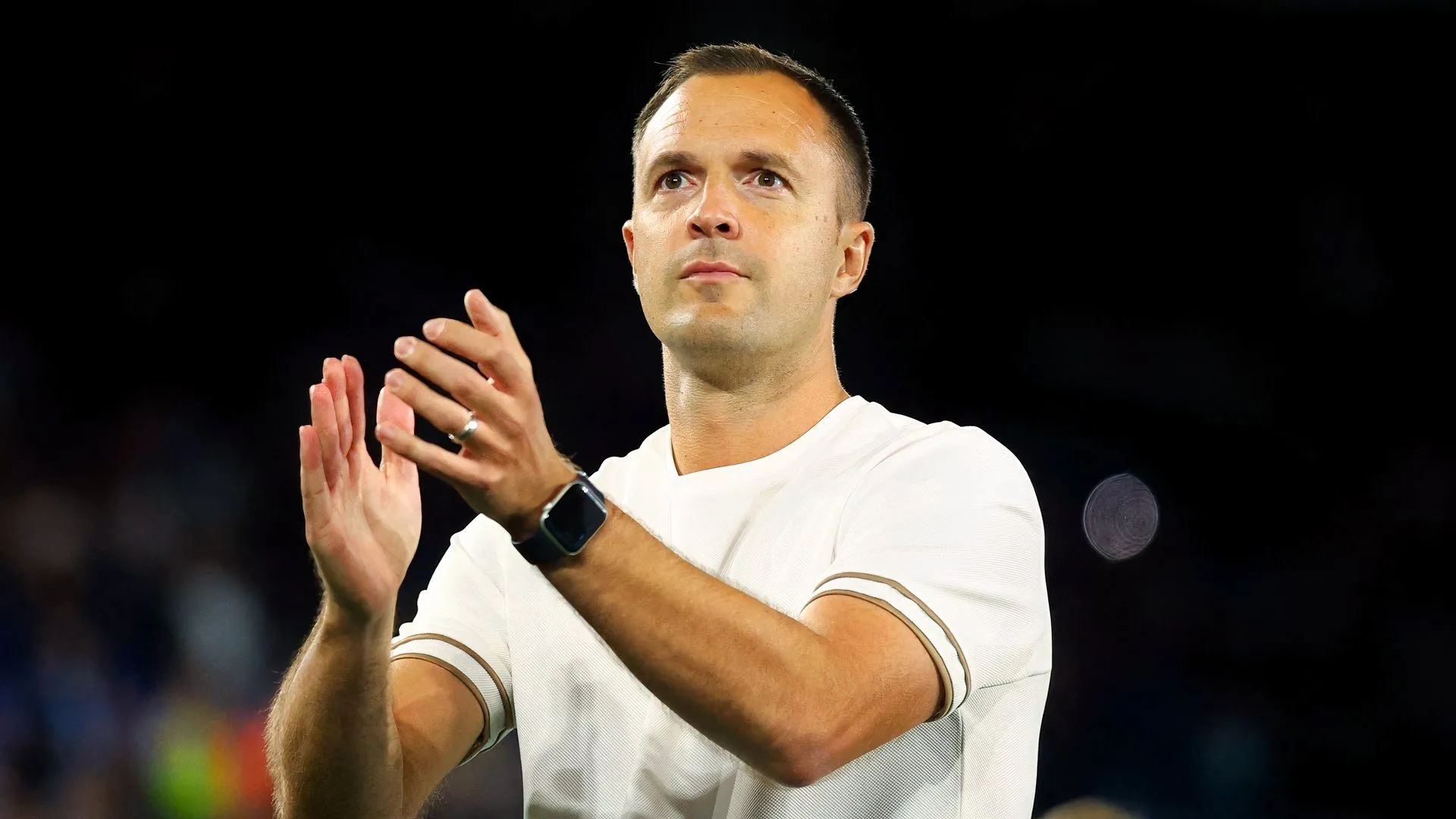 Chris Davies và Birmingham City đang gặp khó khăn sau kỳ hè chuyển nhượng đắt đỏ