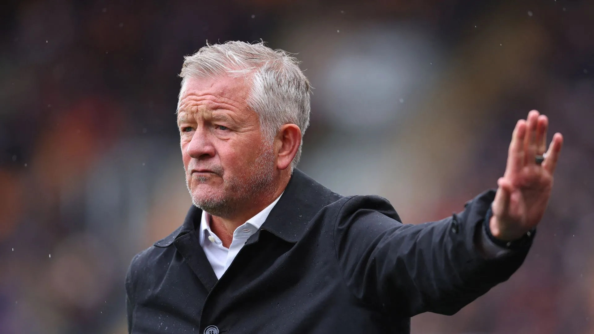 Chris Wilder huấn luyện viên Sheffield United chỉ đạo trong một trận đấu gần đây