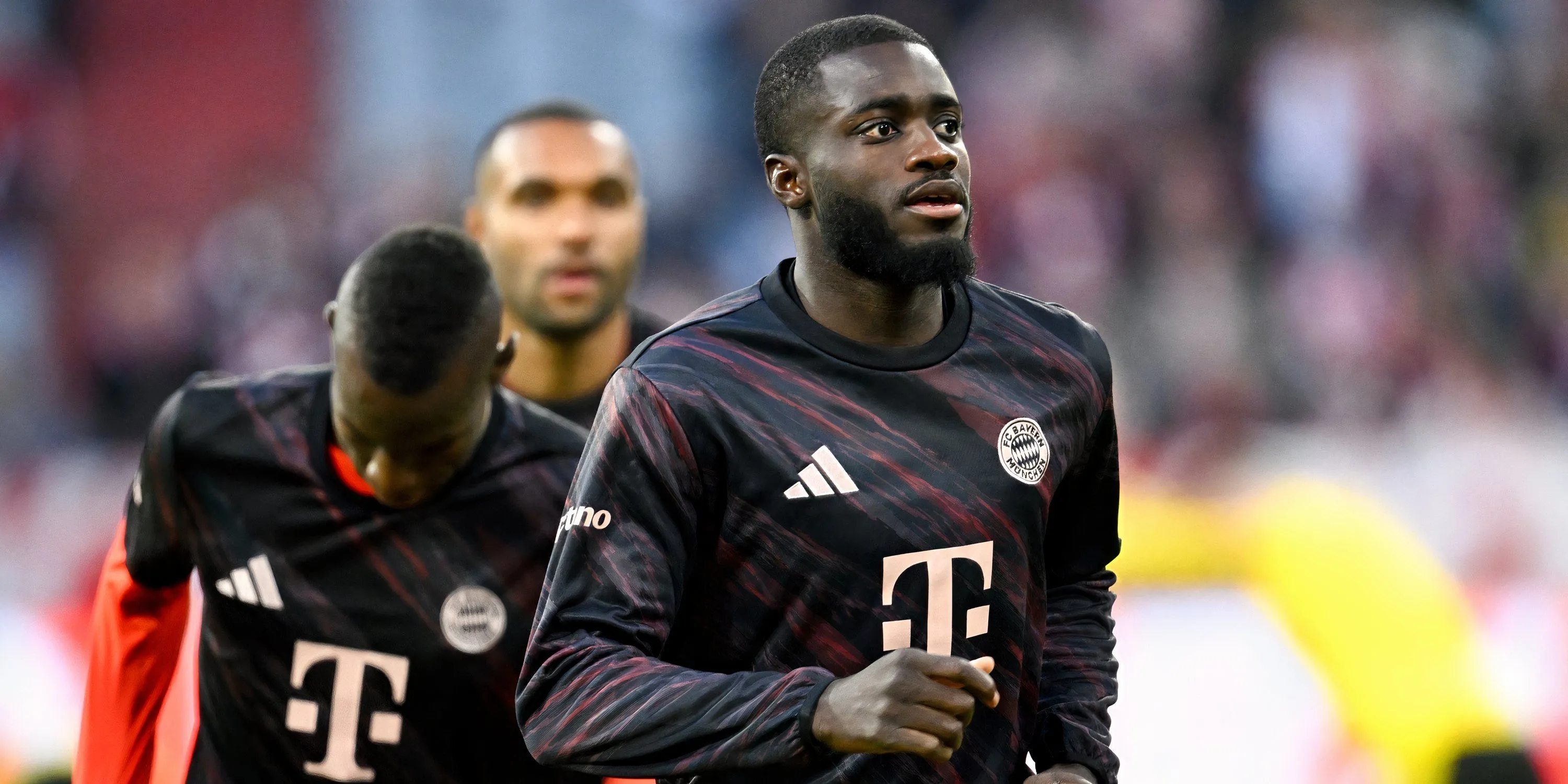 Hậu vệ Bayern Munich Dayot Upamecano trong trang phục đội bóng