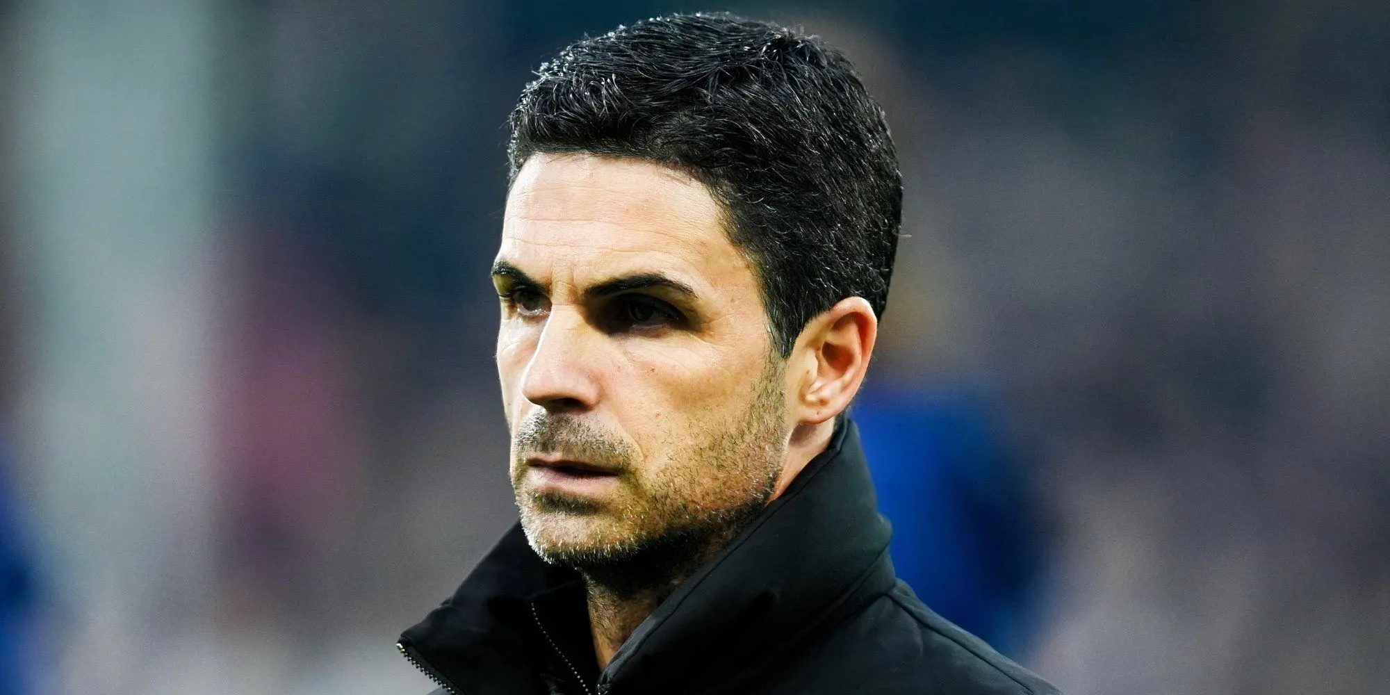 Mikel Arteta tại sân vận động Emirates, Arsenal đang thể hiện phong độ ấn tượng ở Ngoại hạng Anh