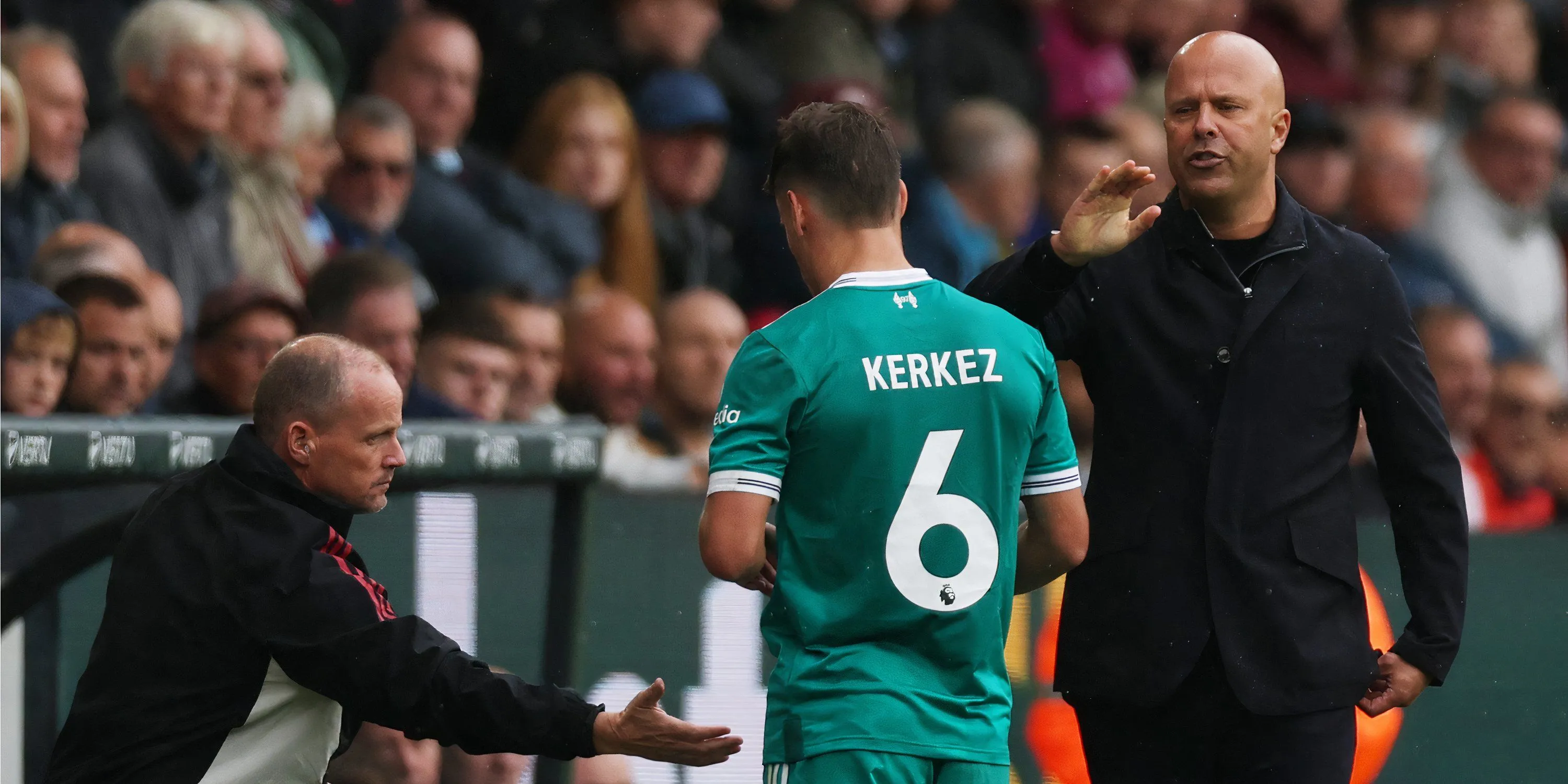 Milos Kerkez thi đấu cho Liverpool mùa 2025/26