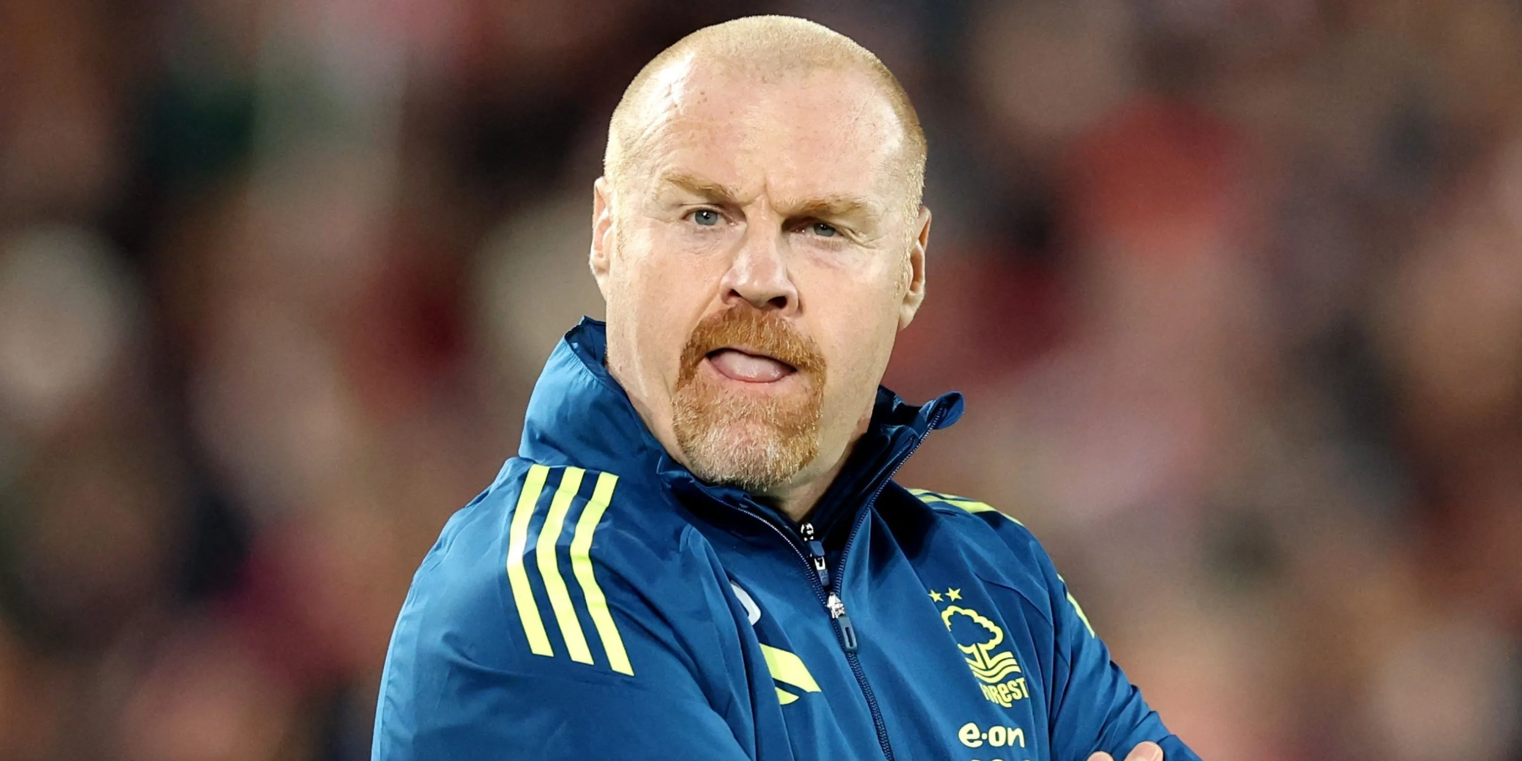 Sean Dyche, HLV Nottingham Forest, theo dõi trận đấu từ vòng kỹ thuật