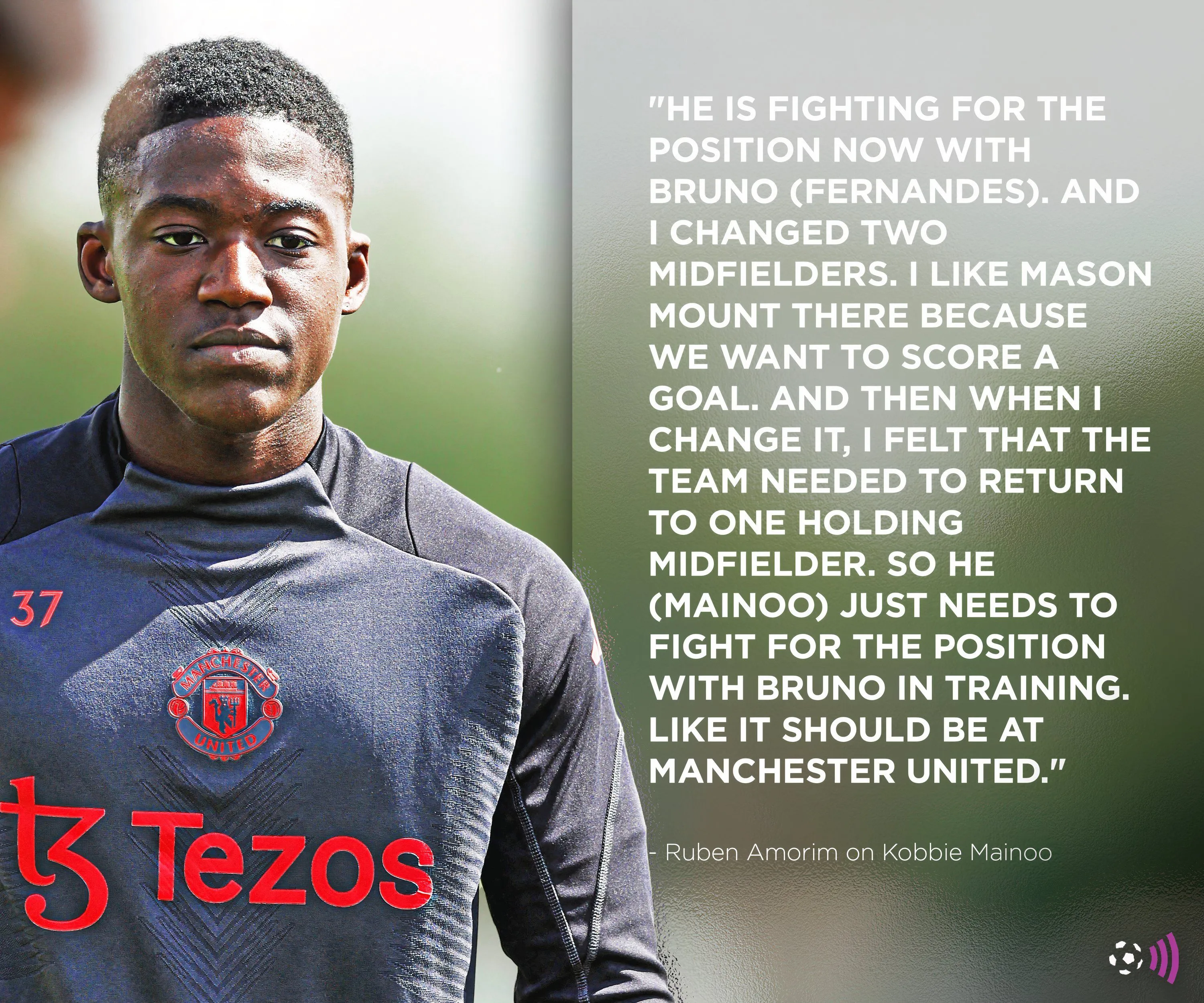 Tiền vệ trẻ Kobbie Mainoo trong trang phục Manchester United tại Old Trafford