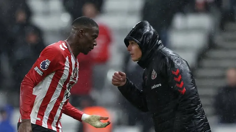 Sunderland thể hiện ngoài mong đợi sau khi lên hạng