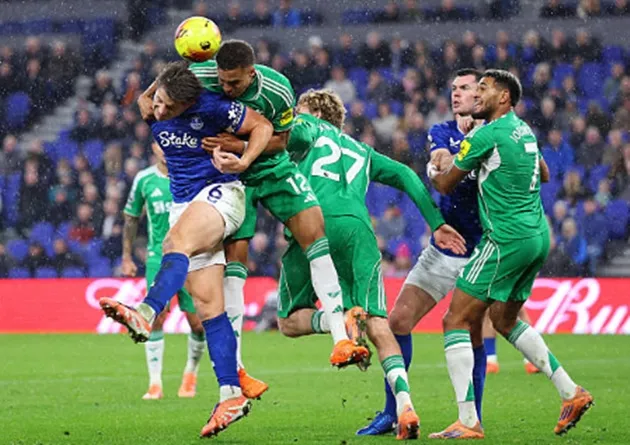 Thiaw thể hiện sự chắc chắn trong phòng ngự cho Newcastle